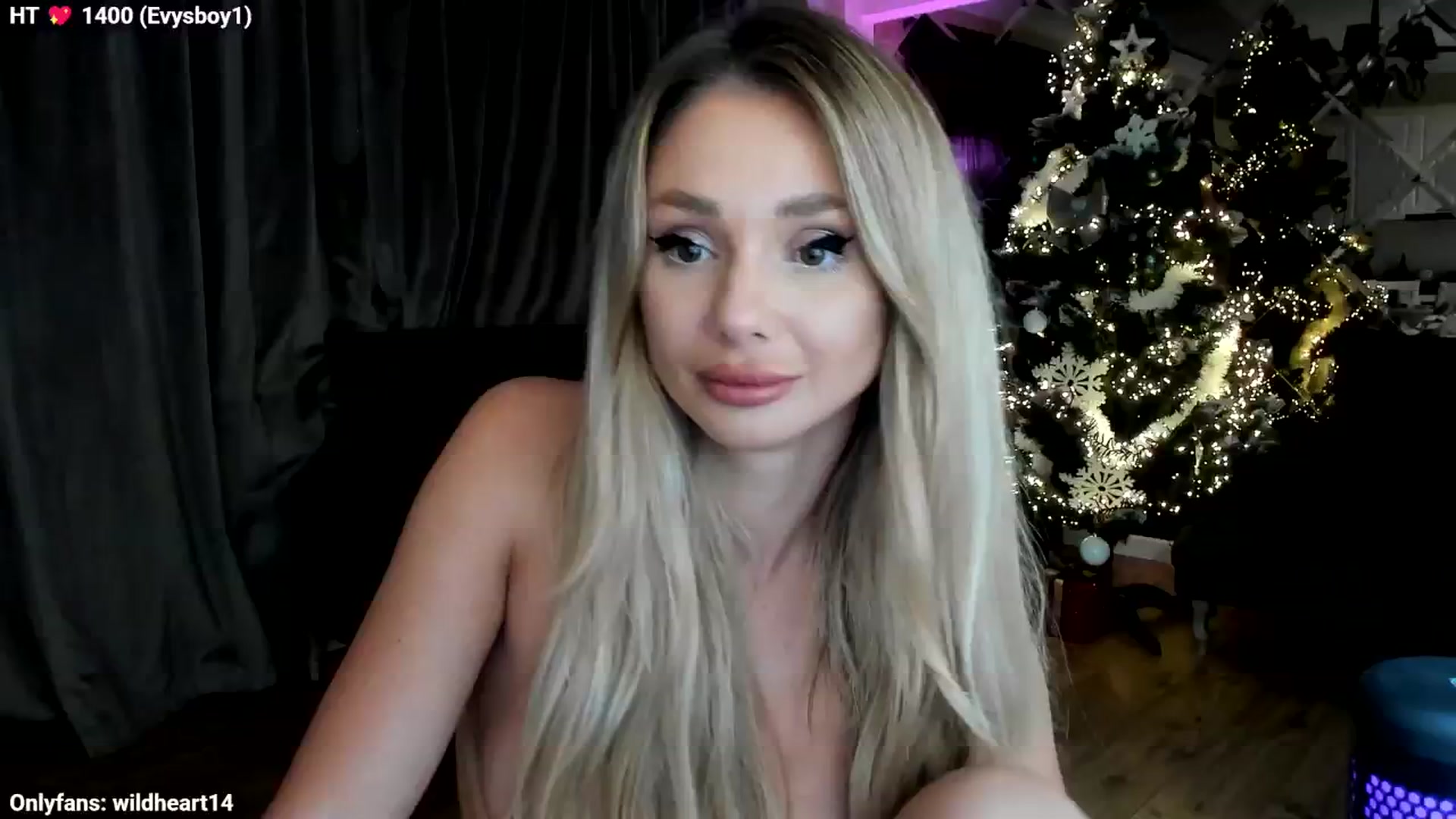 Gallery image thumbnail from Yveline's myfreecams stream on, 11/18/2025, 24:36 image 13 of 20
