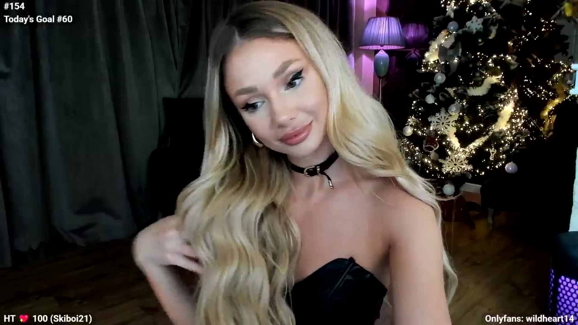 Gallery image thumbnail from Yveline's myfreecams stream on, 11/19/2025, 21:51 image 17 of 20