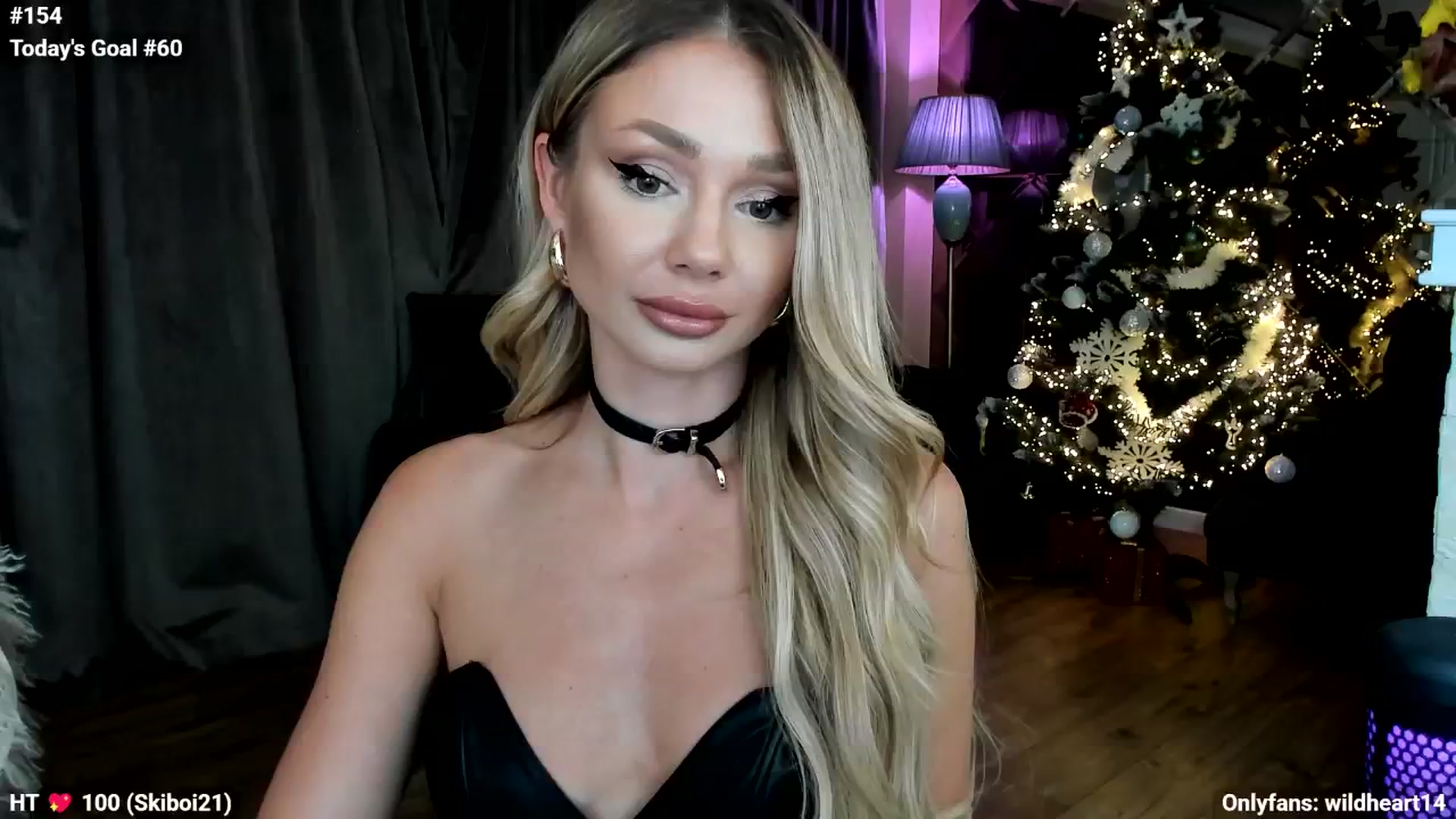 Gallery image thumbnail from Yveline's myfreecams stream on, 11/19/2025, 21:51 image 10 of 20