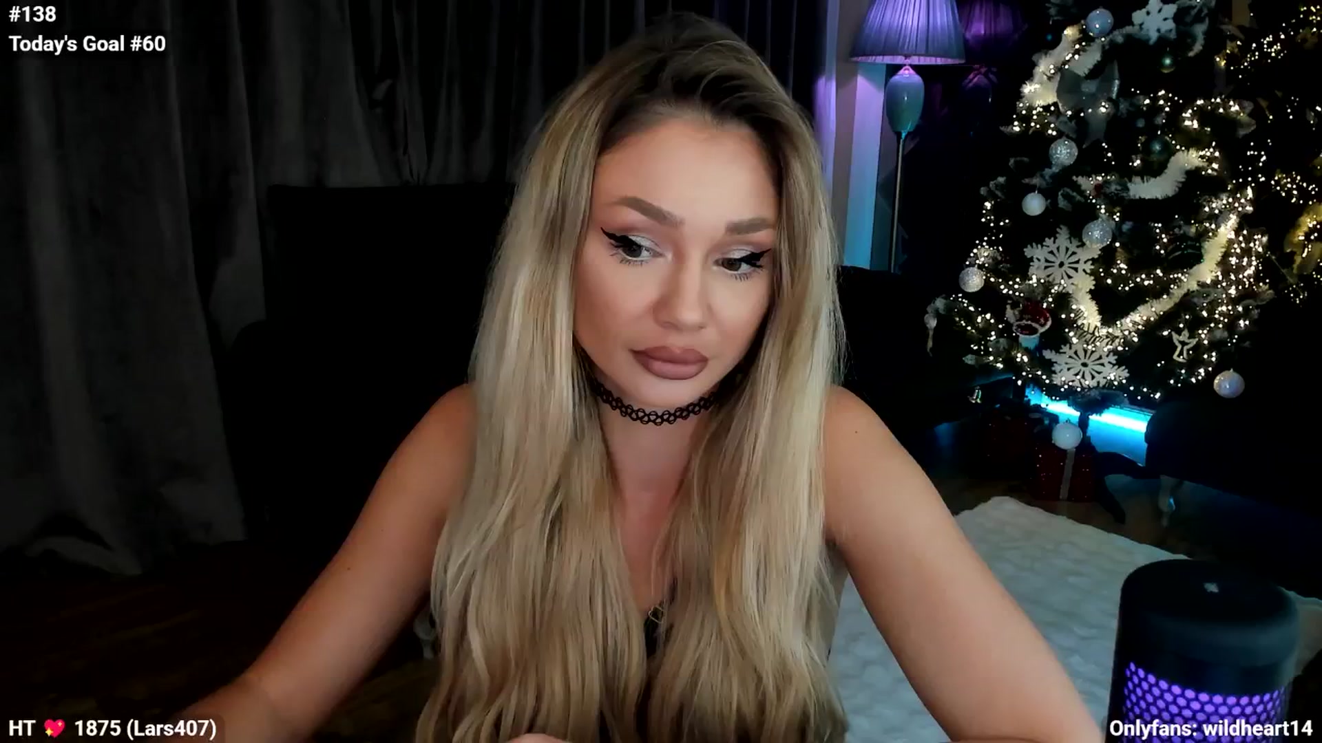 Gallery image thumbnail from Yveline's myfreecams stream on, 11/22/2025, 24:14 image 13 of 20