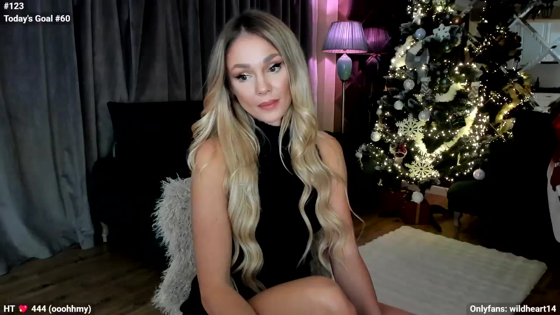 Gallery image thumbnail from Yveline's myfreecams stream on, 11/23/2025, 24:33 image 7 of 20