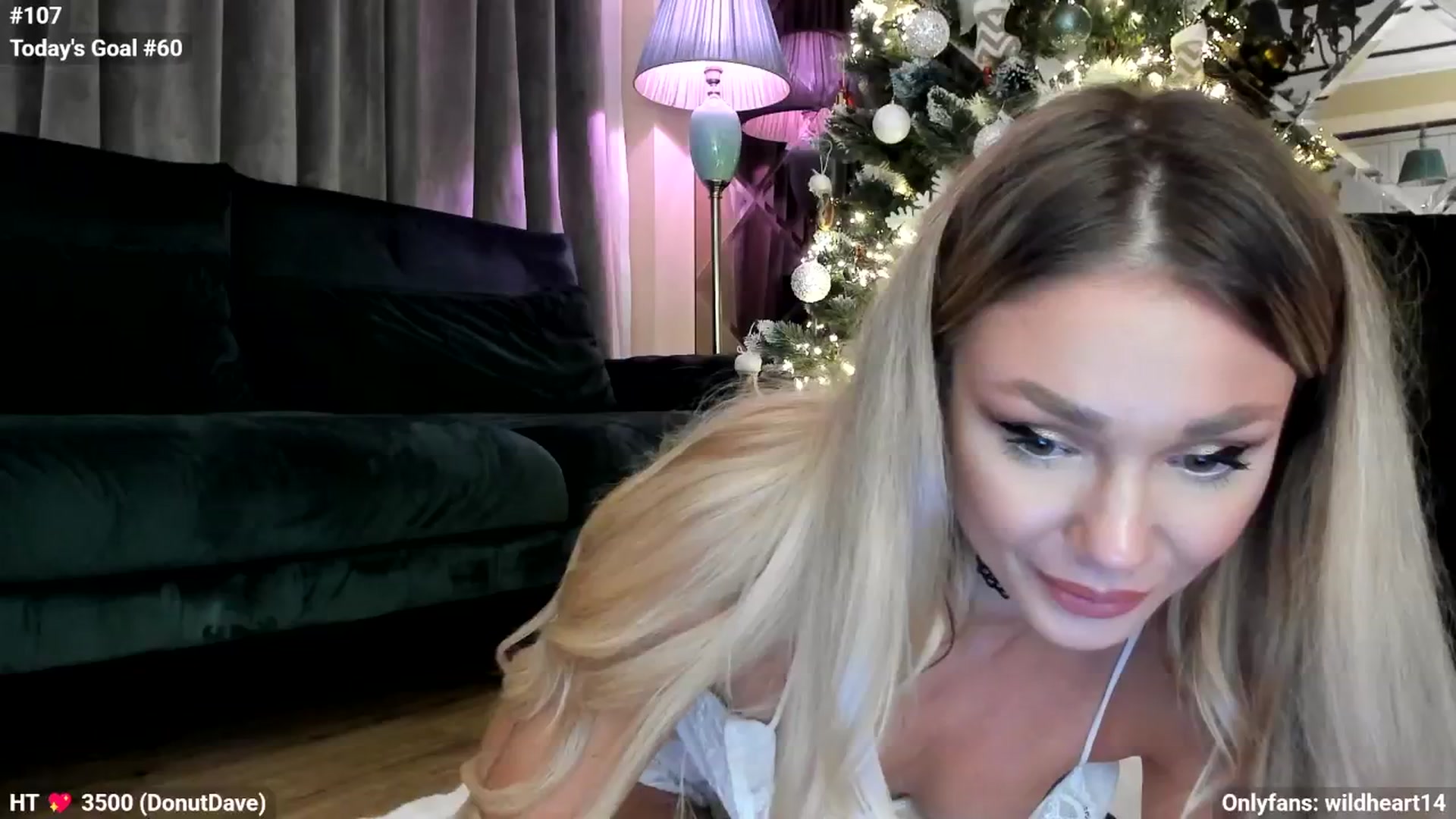 Gallery image thumbnail from Yveline's myfreecams stream on, 11/23/2025, 01:03 image 4 of 20