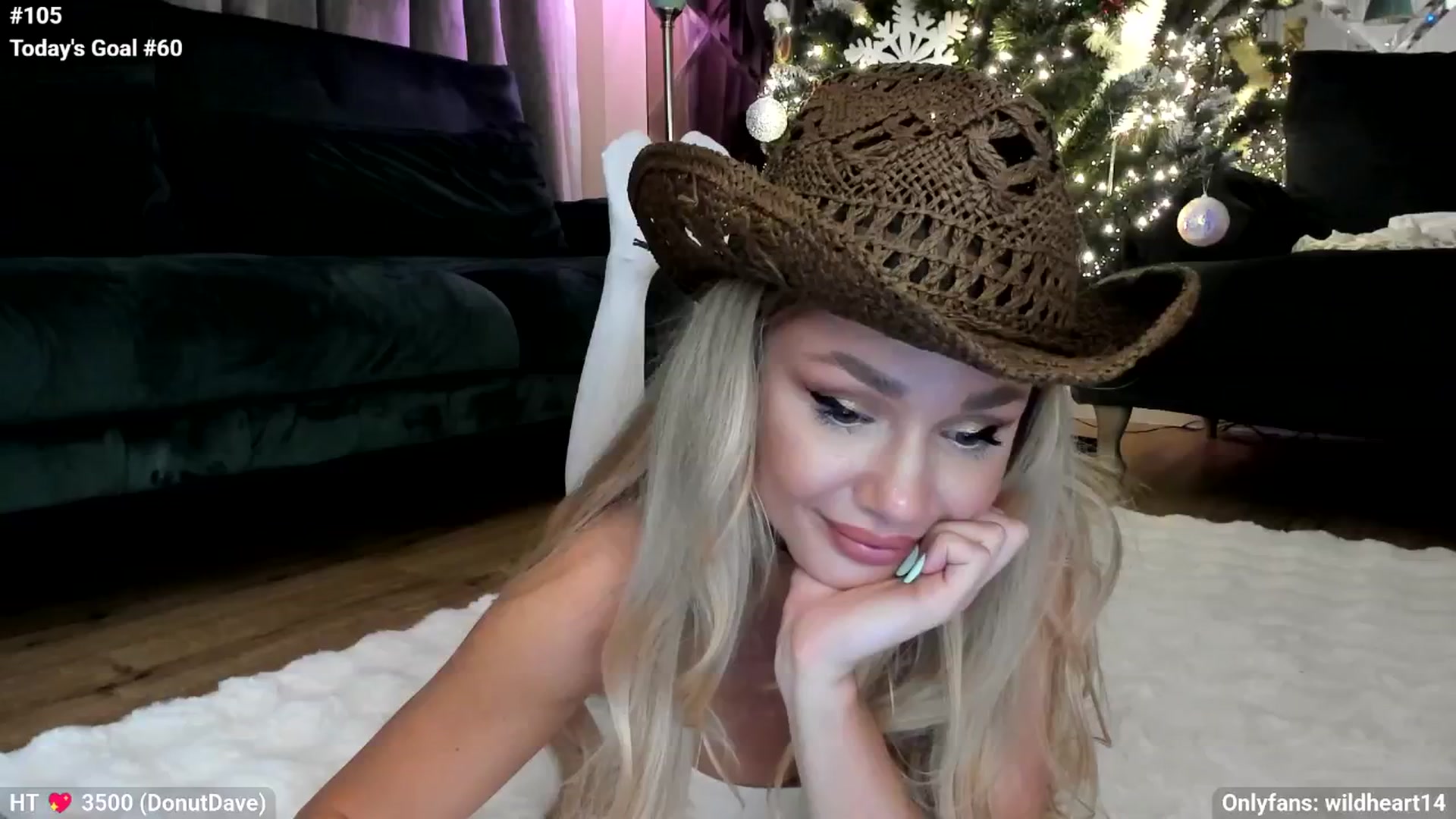 Gallery image thumbnail from Yveline's myfreecams stream on, 11/23/2025, 01:03 image 18 of 20