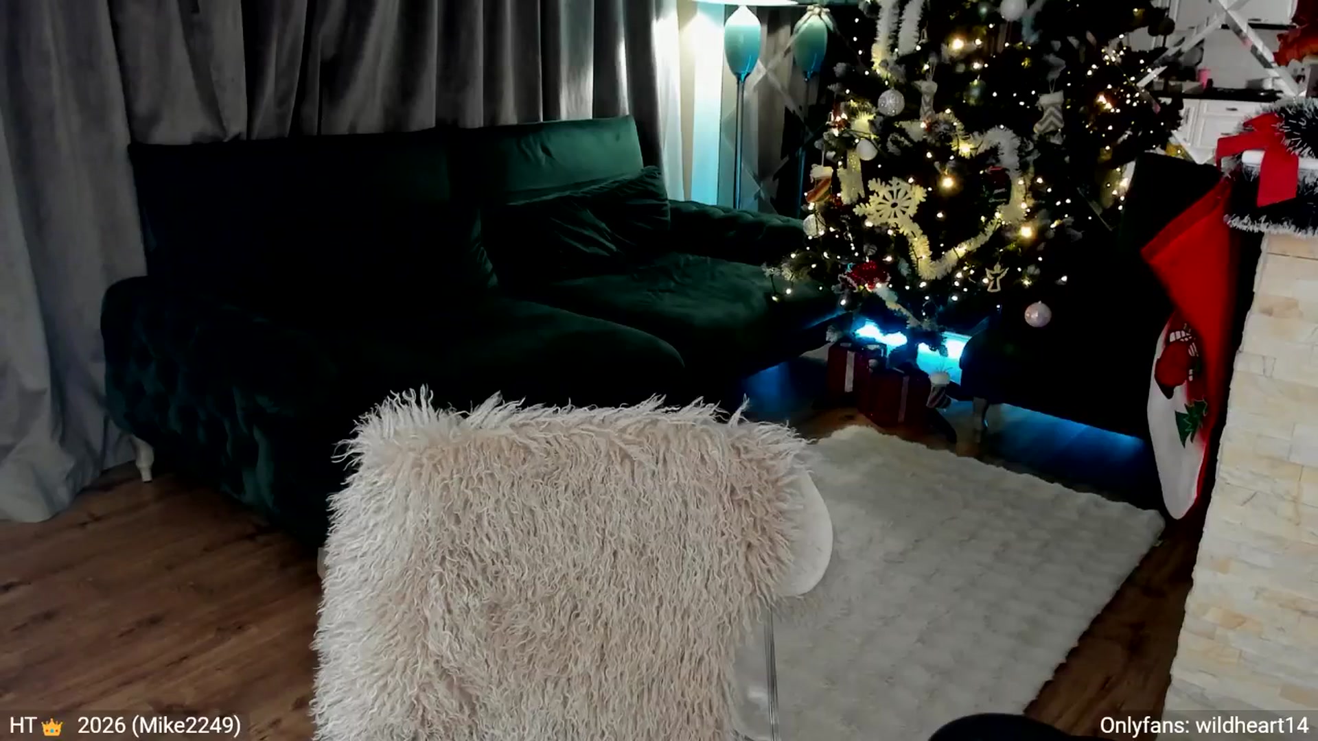 Gallery image thumbnail from Yveline's myfreecams stream on, 01/04/2026, 20:34 image 16 of 20
