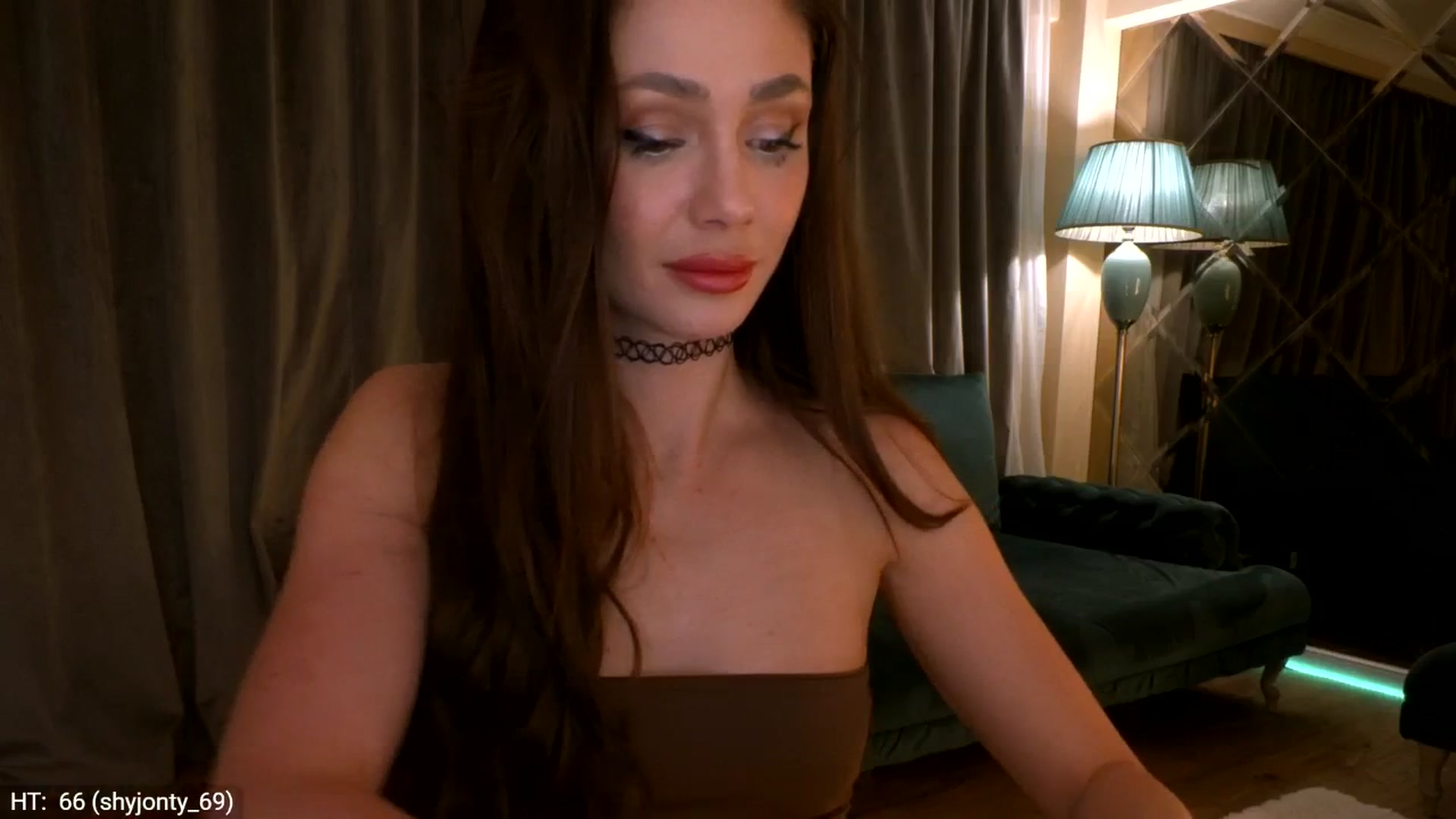 Gallery image thumbnail from Yveline's myfreecams stream on, 03/11/2026, 21:45 image 18 of 20