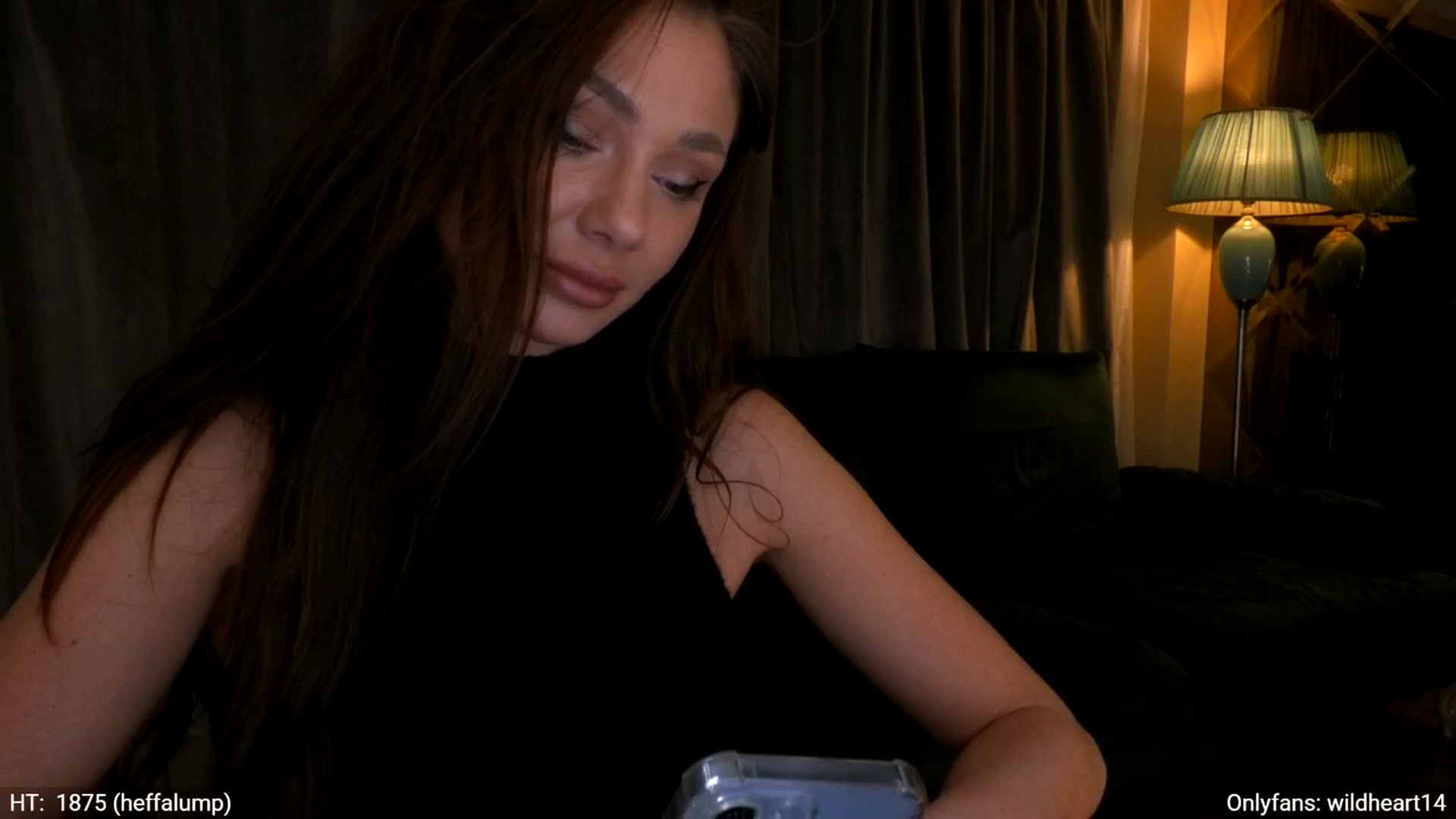 Gallery image thumbnail from Yveline's myfreecams stream on, 04/01/2026, 20:36 image 14 of 20