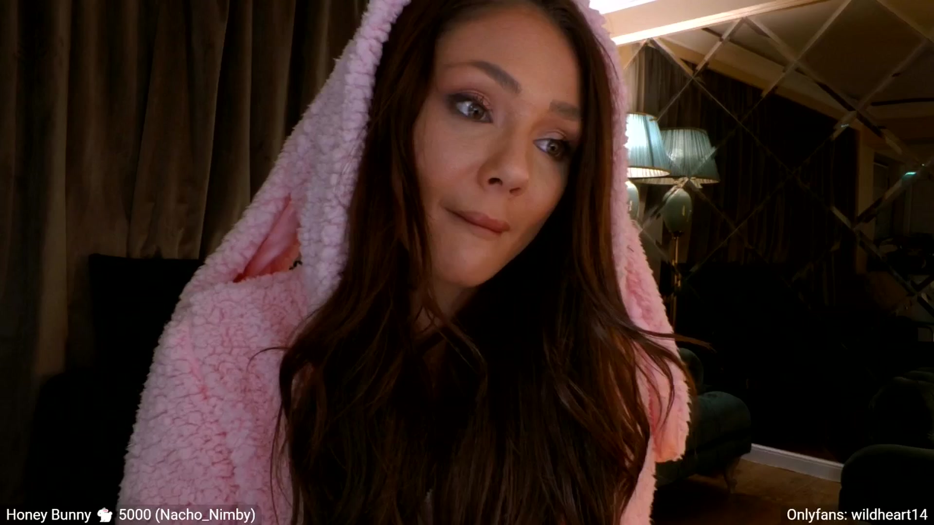 Gallery image thumbnail from Yveline's myfreecams stream on, 04/05/2026, 22:21 image 9 of 20