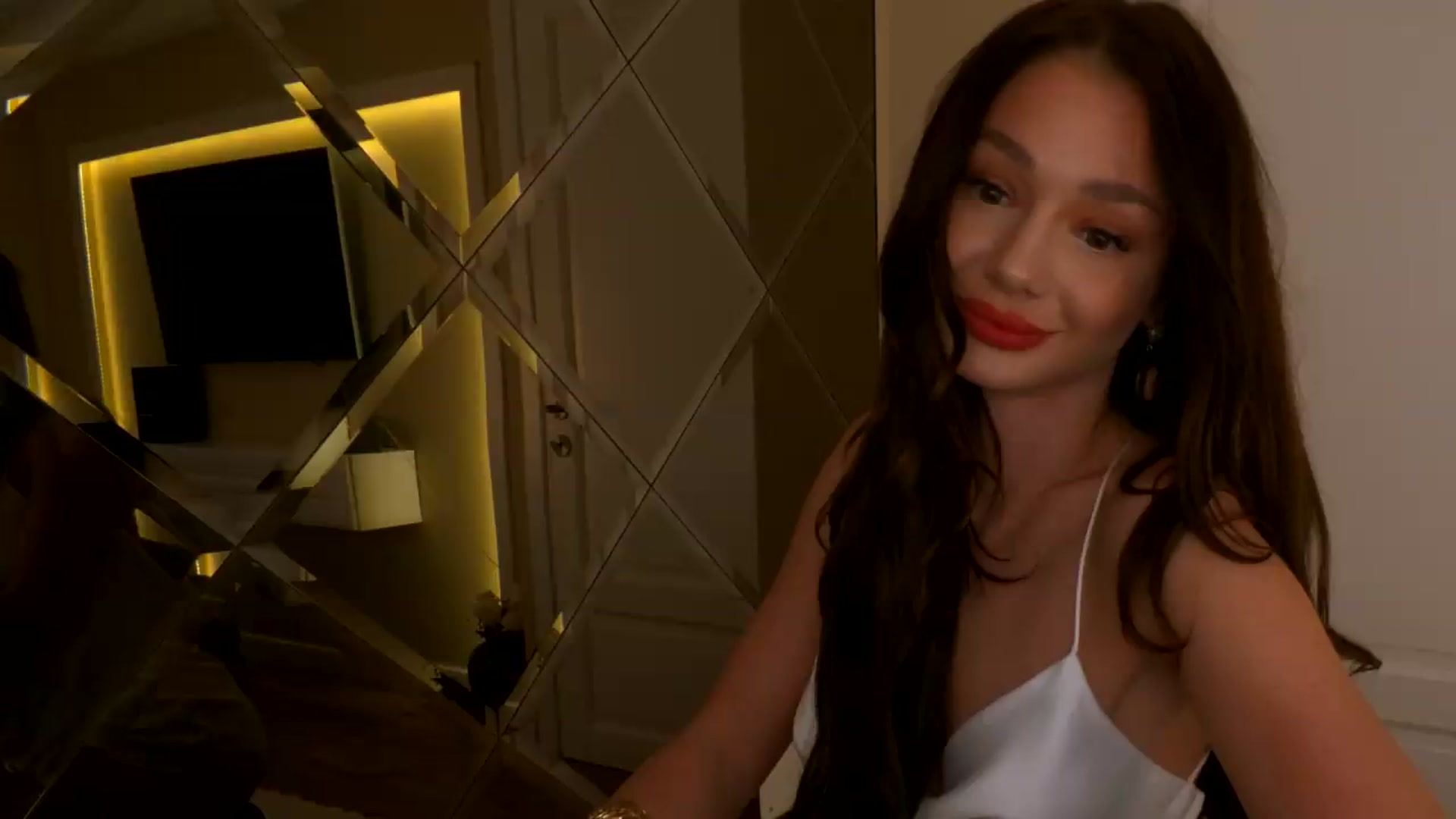 Gallery image thumbnail from Yveline's myfreecams stream on, 05/10/2026, 23:04 image 2 of 20