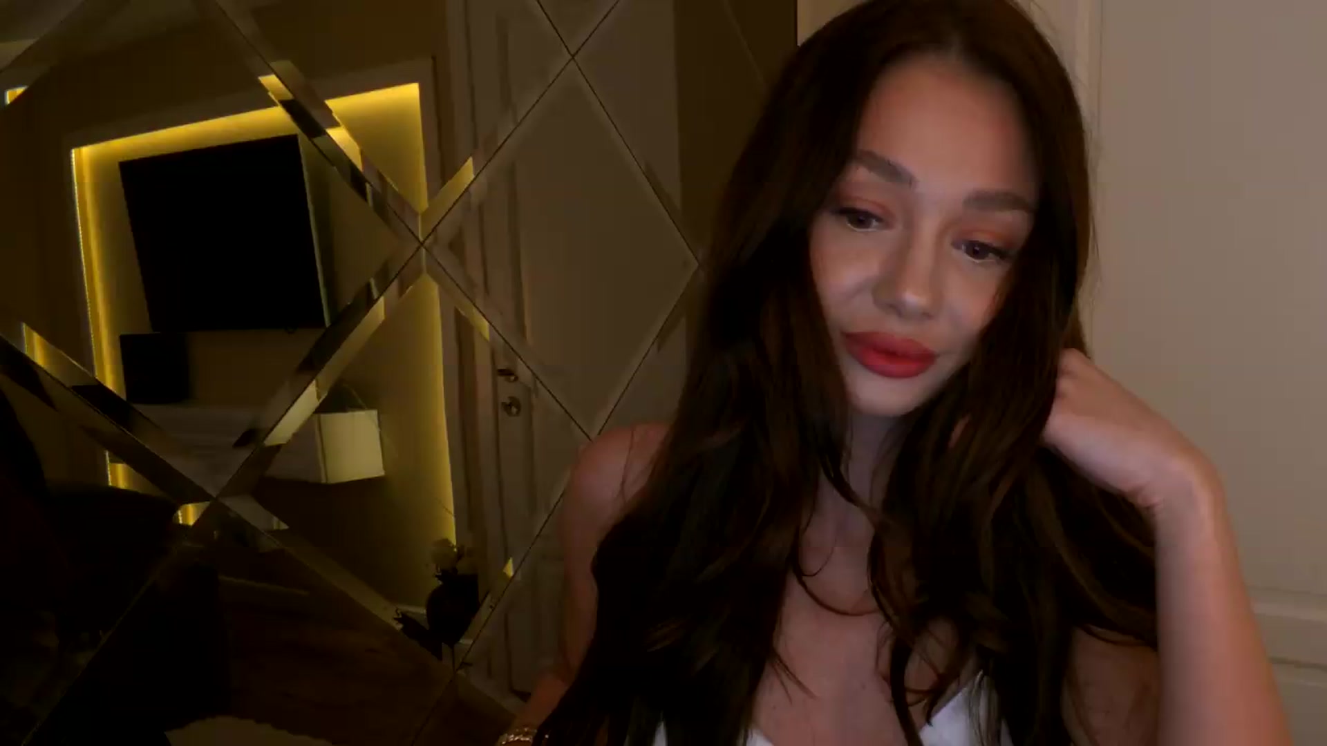 Gallery image thumbnail from Yveline's myfreecams stream on, 05/10/2026, 23:04 image 1 of 20