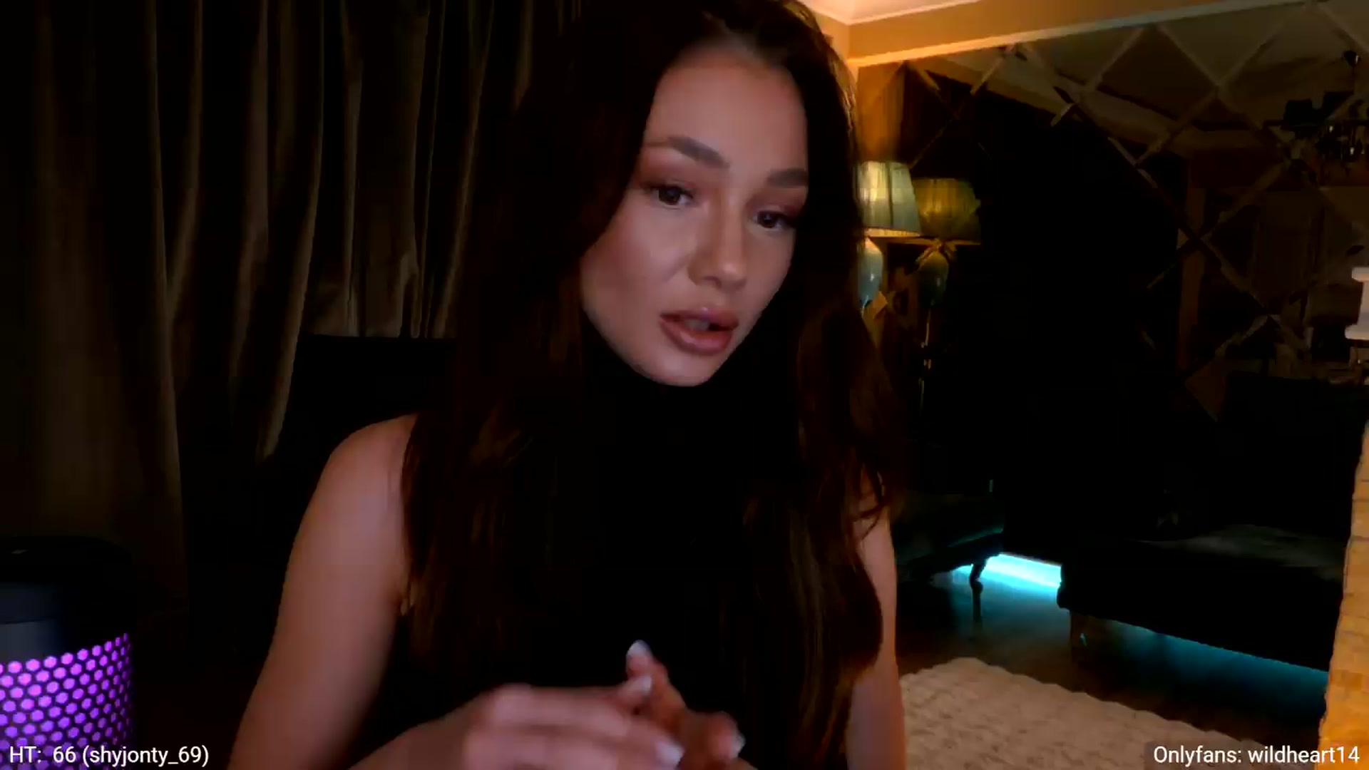 Gallery image thumbnail from Yveline's myfreecams stream on, 05/14/2026, 22:01 image 4 of 20