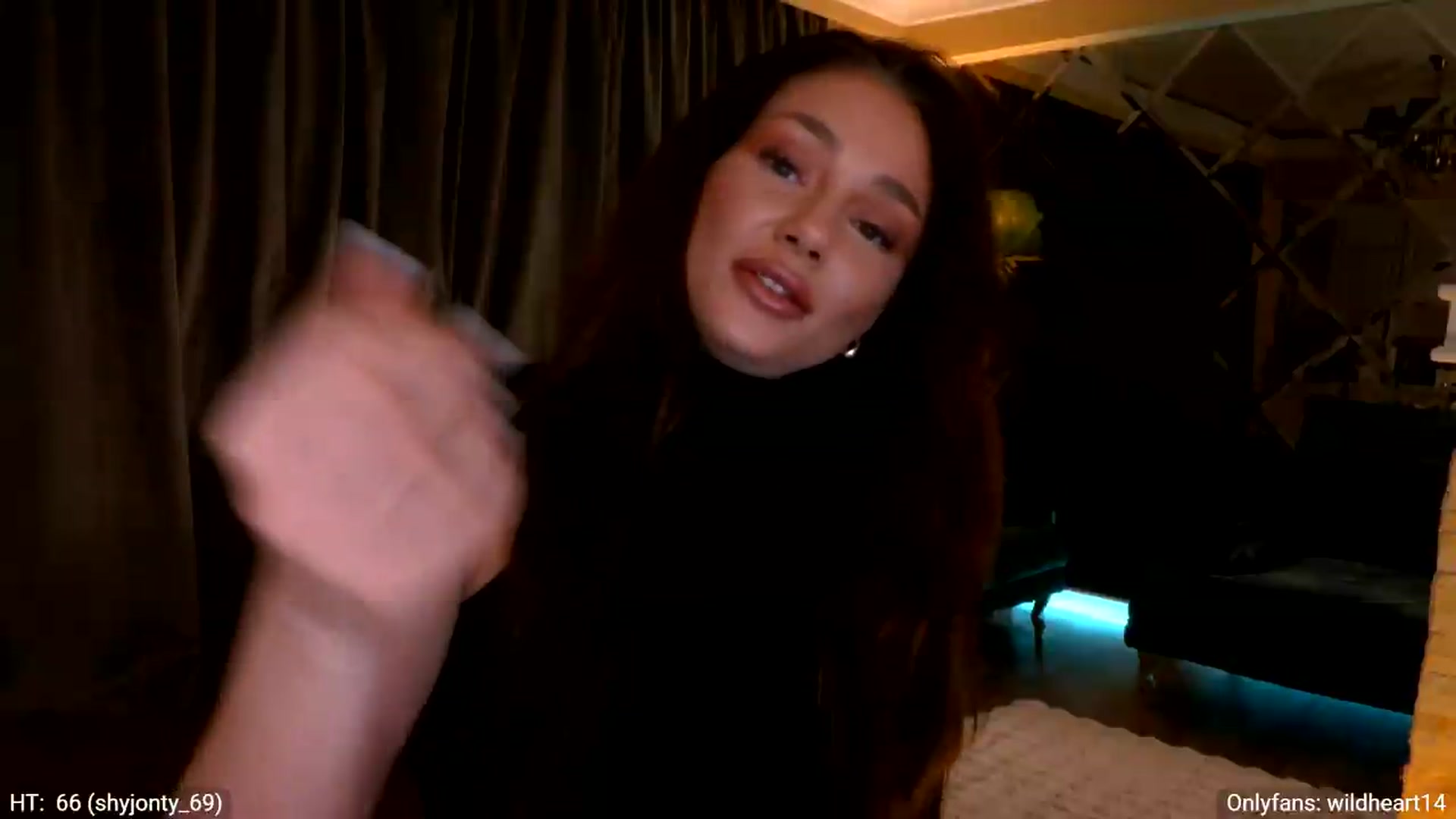 Gallery image thumbnail from Yveline's myfreecams stream on, 05/14/2026, 22:01 image 3 of 20
