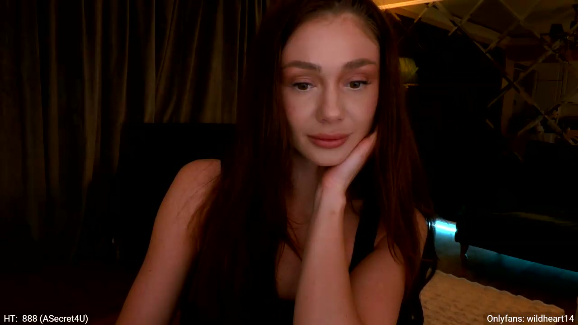 Gallery image thumbnail from Yveline's myfreecams stream on, 05/21/2026, 21:21 image 14 of 20