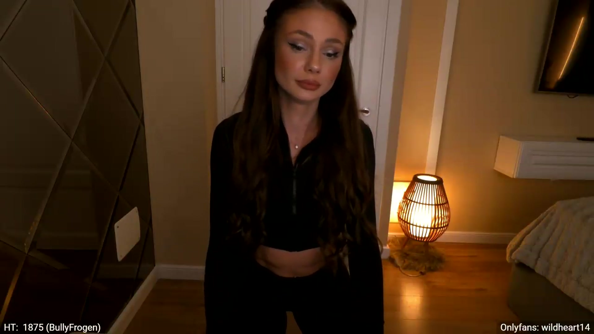 Gallery image thumbnail from Yveline's myfreecams stream on, 06/19/2026, 17:40 image 8 of 20