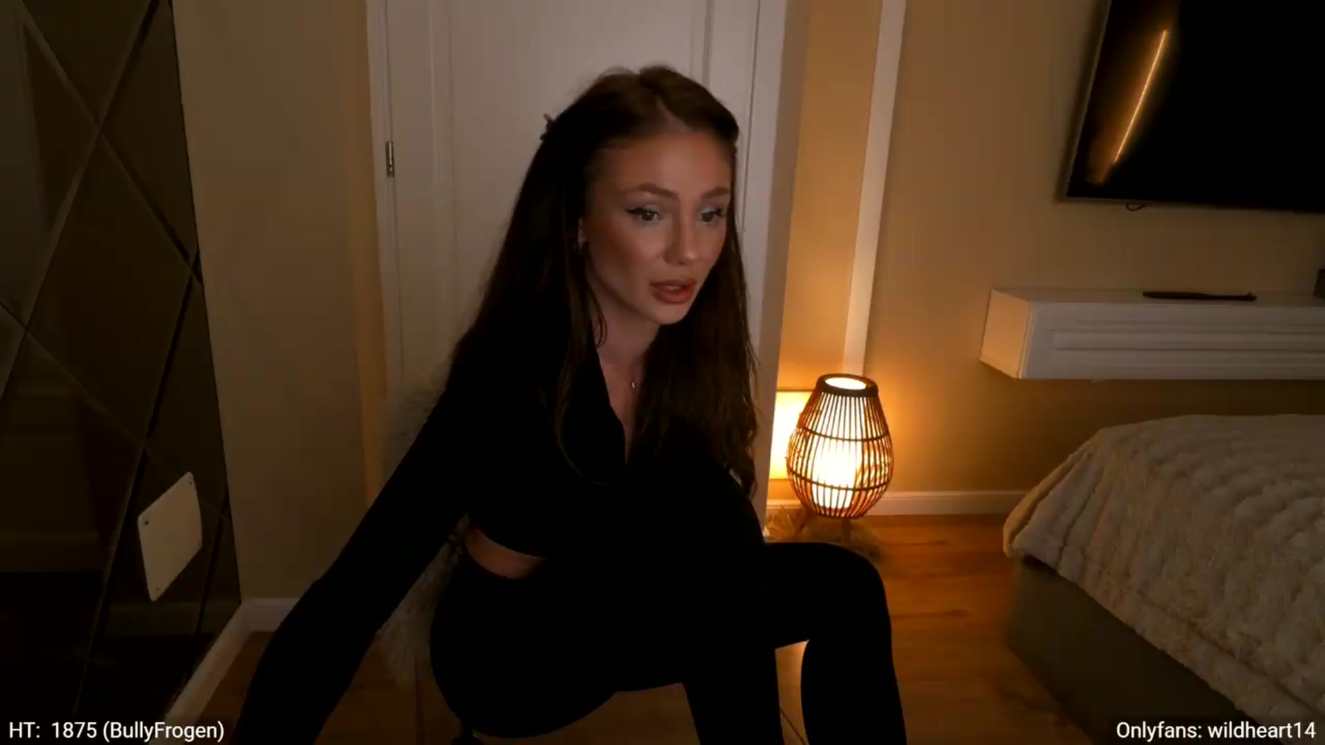 Gallery image thumbnail from Yveline's myfreecams stream on, 06/19/2026, 18:21 image 20 of 20