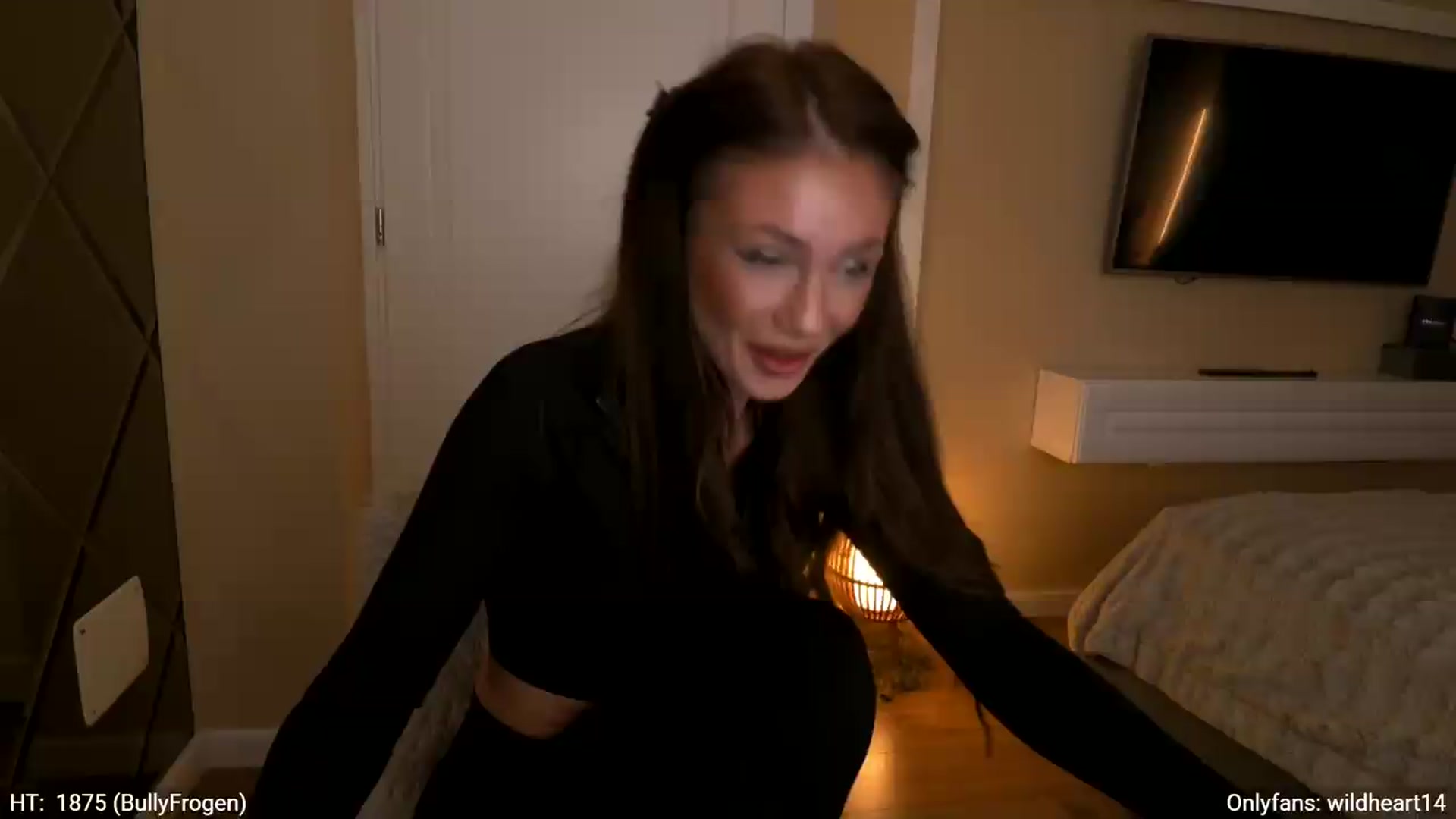 Gallery image thumbnail from Yveline's myfreecams stream on, 06/19/2026, 18:50 image 19 of 20
