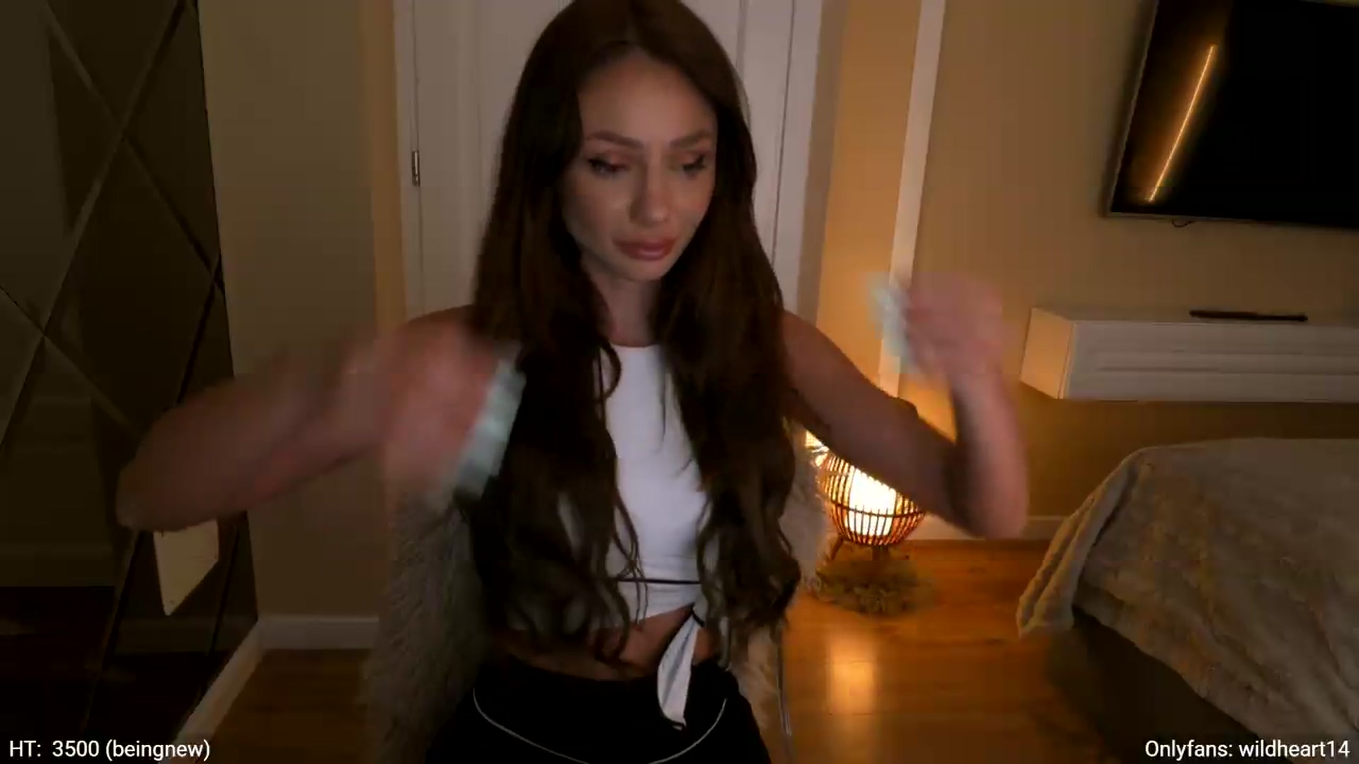 Gallery image thumbnail from Yveline's myfreecams stream on, 06/20/2026, 21:41 image 16 of 20