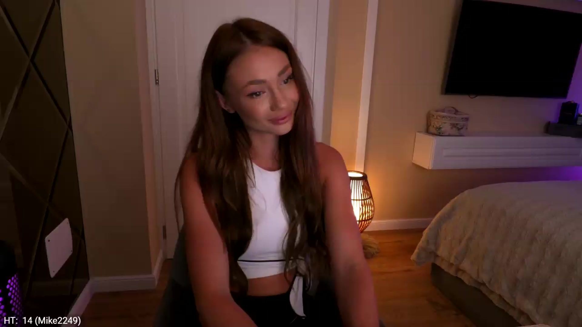 Gallery image thumbnail from Yveline's myfreecams stream on, 07/09/2026, 16:51 image 8 of 20