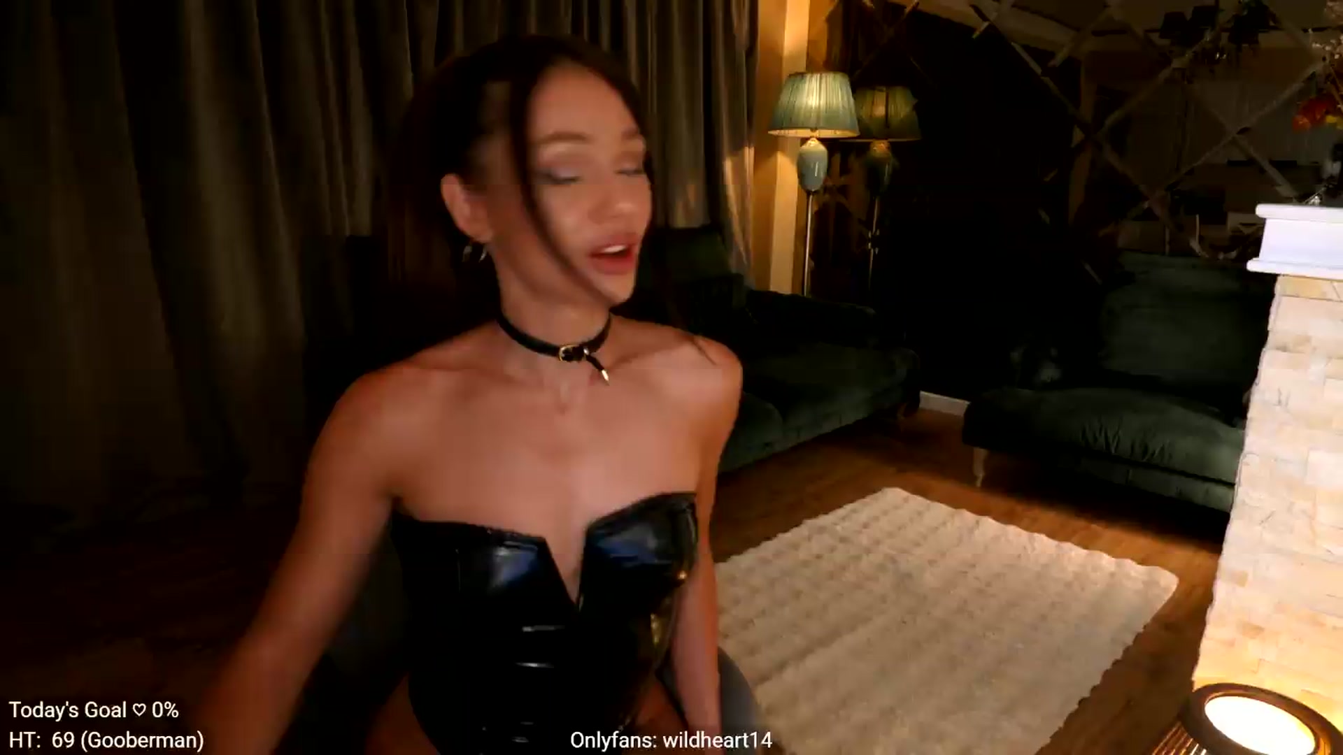Gallery image thumbnail from Yveline's myfreecams stream on, 08/25/2026, 21:01 image 1 of 20