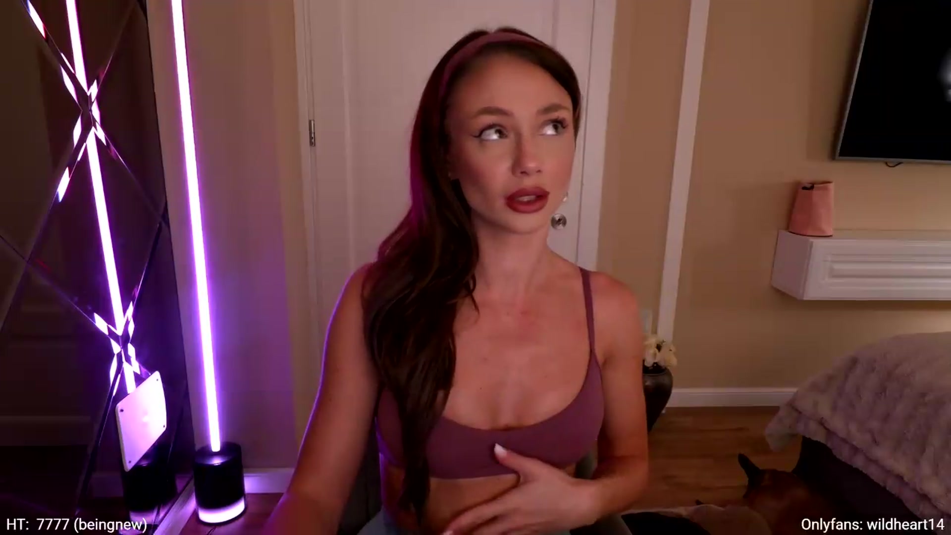 Gallery image thumbnail from Yveline's myfreecams stream on, 09/09/2026, 21:24 image 16 of 20