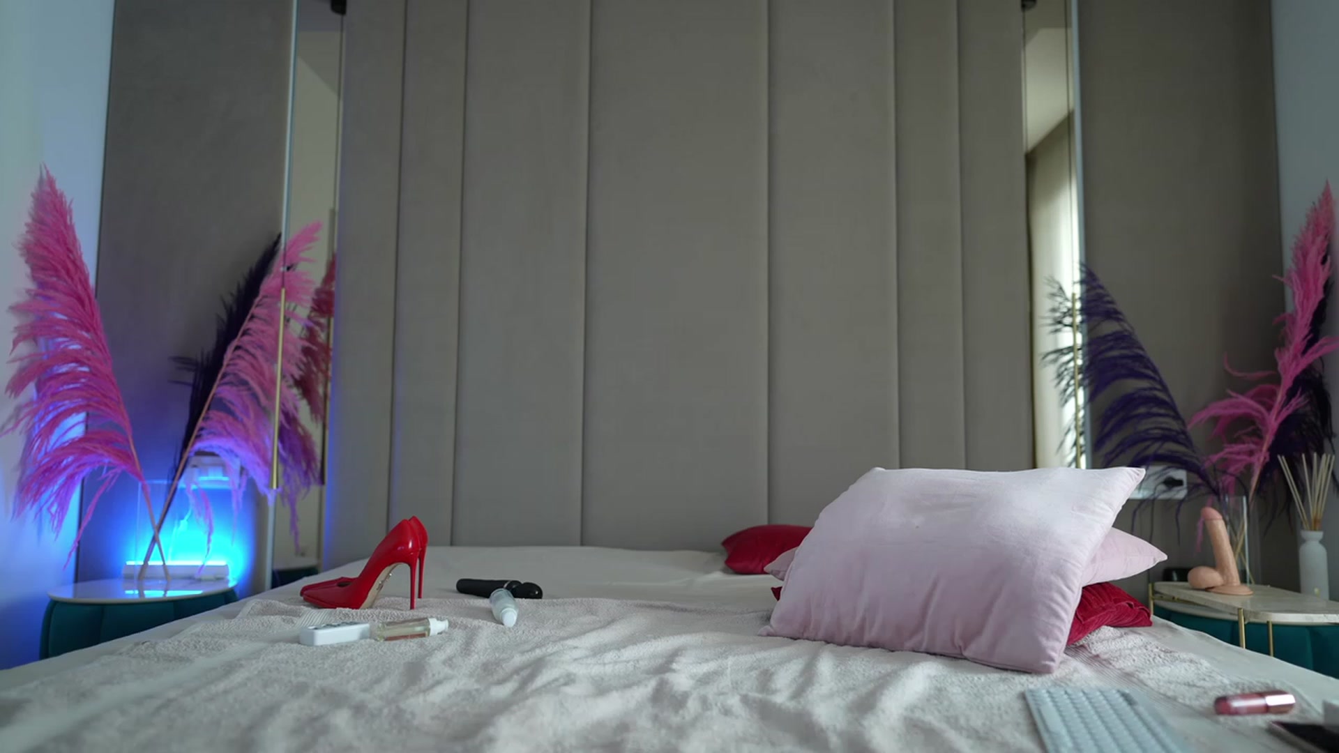 Gallery image thumbnail from YvonnaOne's myfreecams stream on, 03/15/2024, 11:04 image 16 of 20