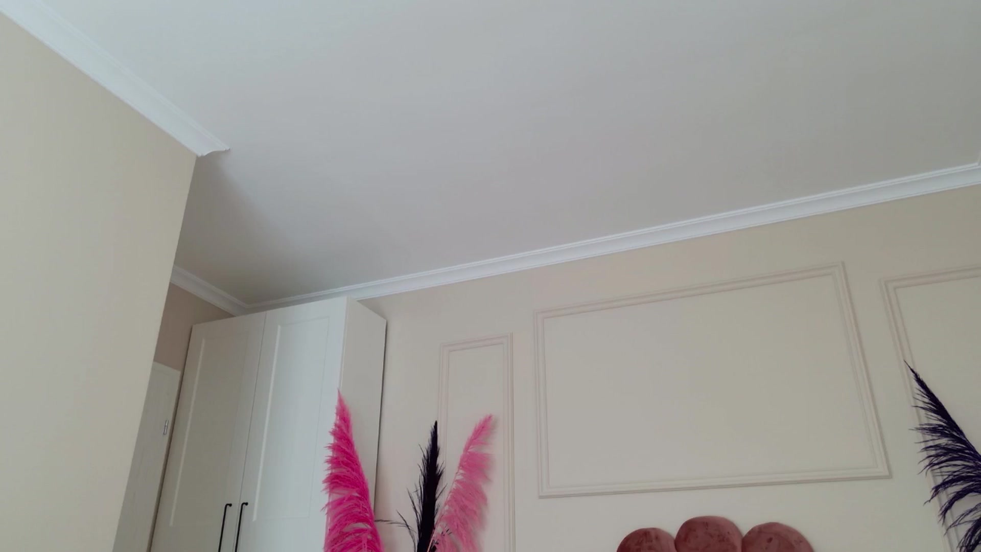 Gallery image thumbnail from YvonnaOne's myfreecams stream on, 05/15/2024, 10:41 image 19 of 20
