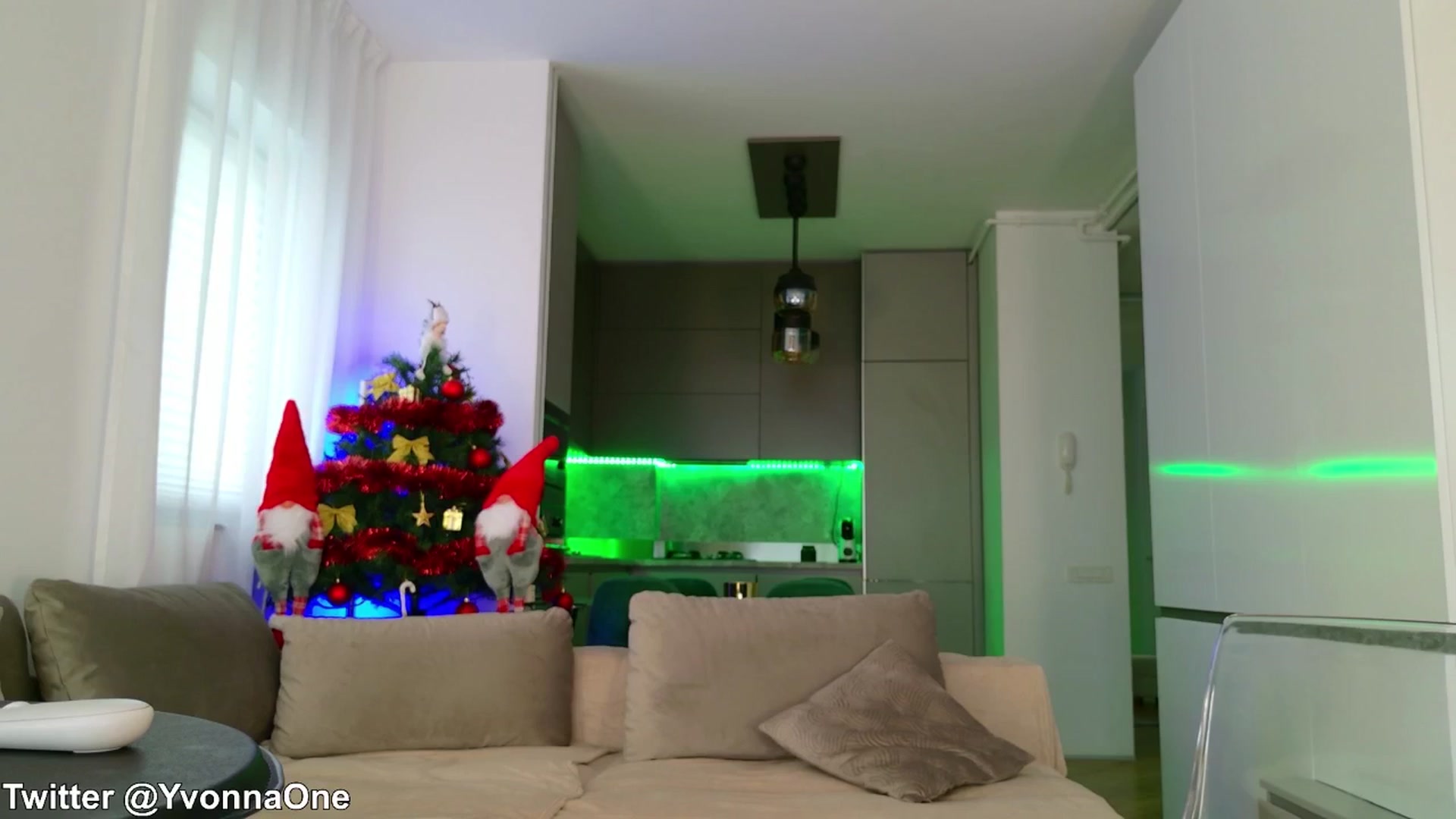 Gallery image thumbnail from YvonnaOne's myfreecams stream on, 01/03/2025, 13:52 image 15 of 20