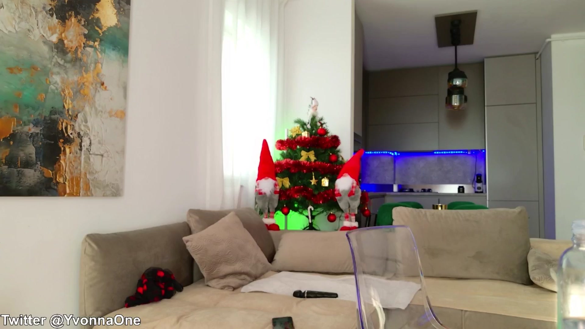 Gallery image thumbnail from YvonnaOne's myfreecams stream on, 01/04/2025, 11:45 image 13 of 20