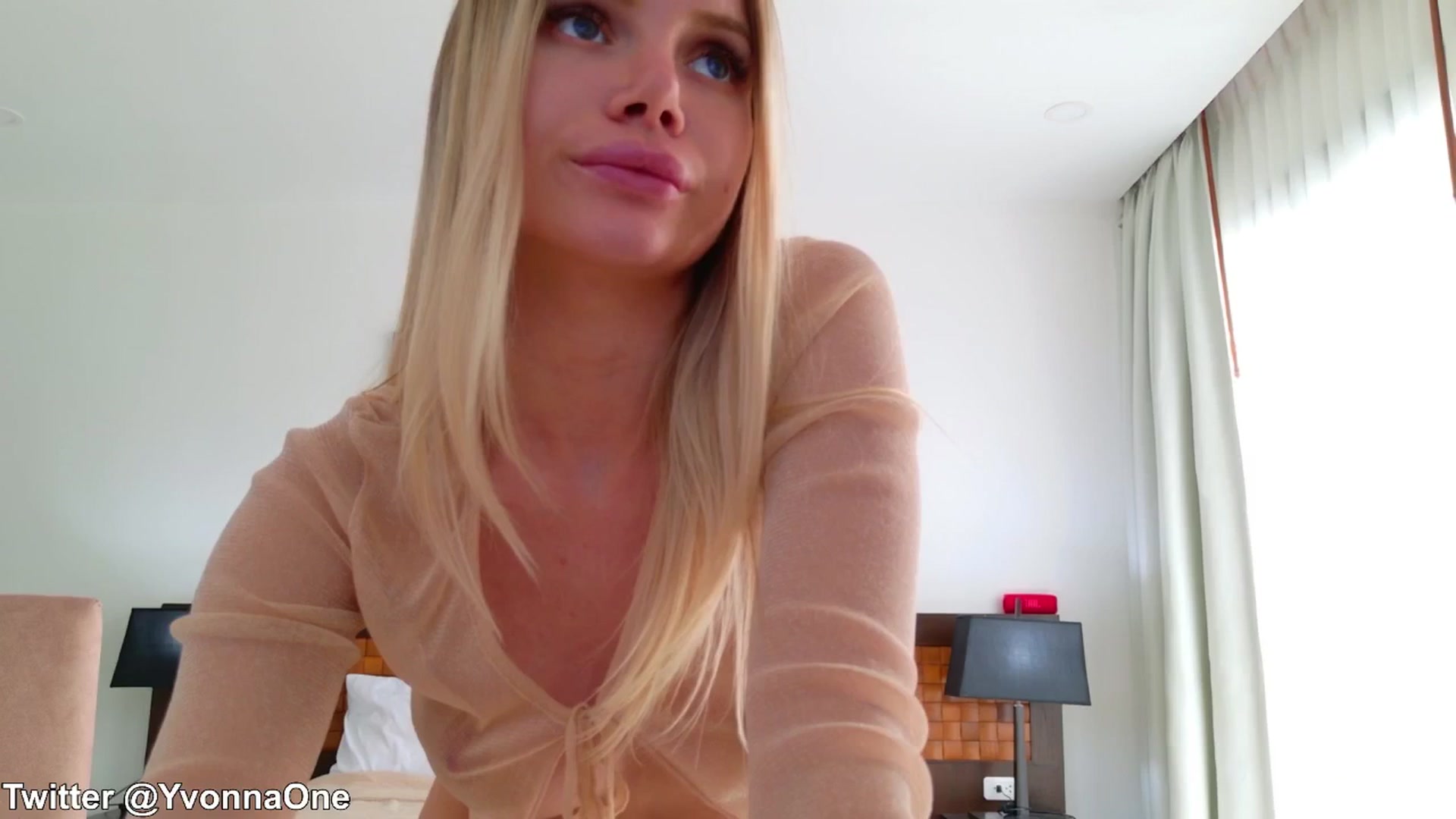 Gallery image thumbnail from YvonnaOne's myfreecams stream on, 03/20/2025, 08:28 image 15 of 20