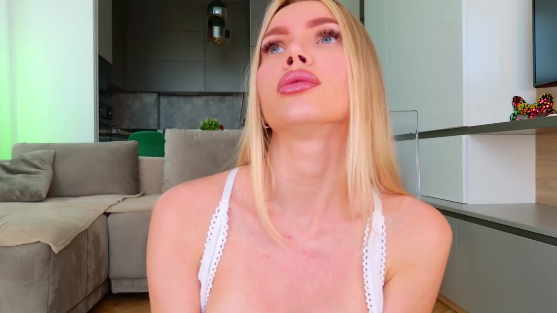 Gallery image thumbnail from YvonnaOne's myfreecams stream on, 04/29/2025, 16:13 image 8 of 20