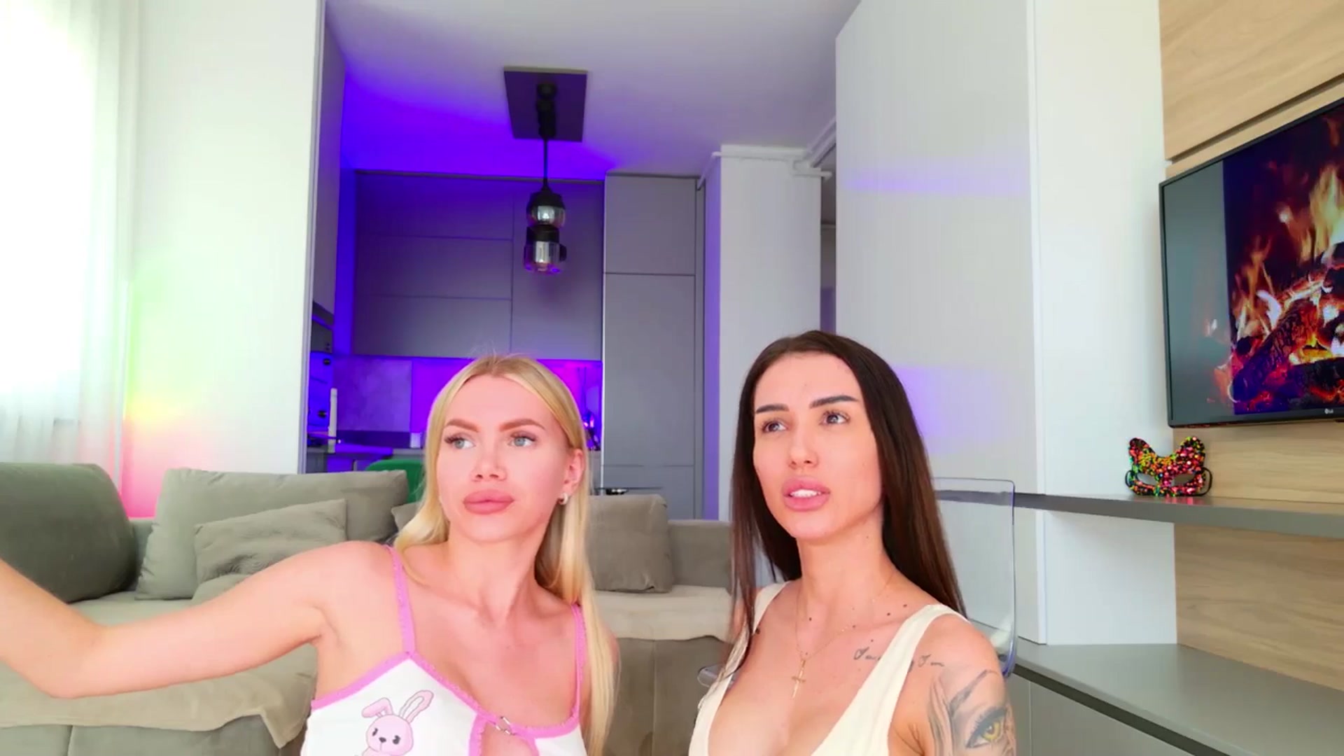 Gallery image thumbnail from YvonnaOne's myfreecams stream on, 05/02/2025, 10:32 image 12 of 20