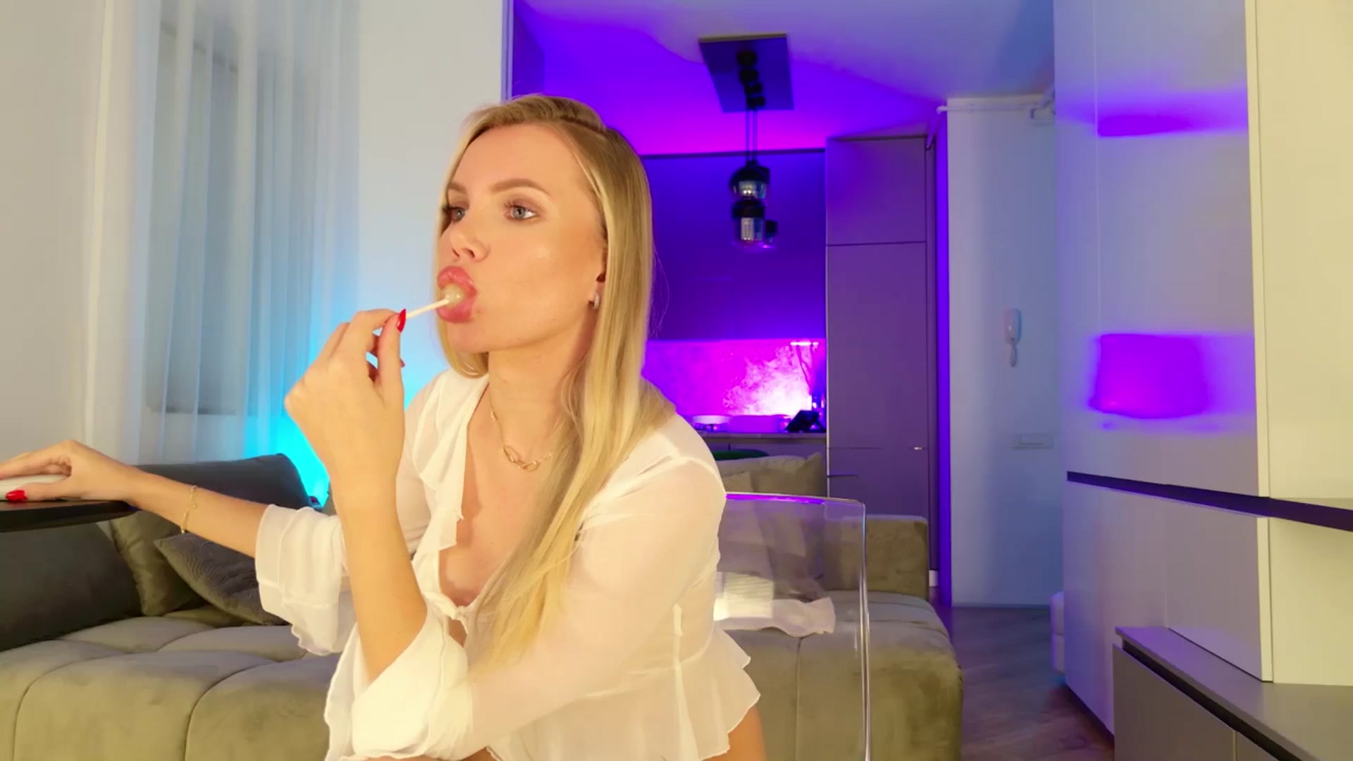 Gallery image thumbnail from YvonnaOne's myfreecams stream on, 07/29/2025, 18:03 image 9 of 20
