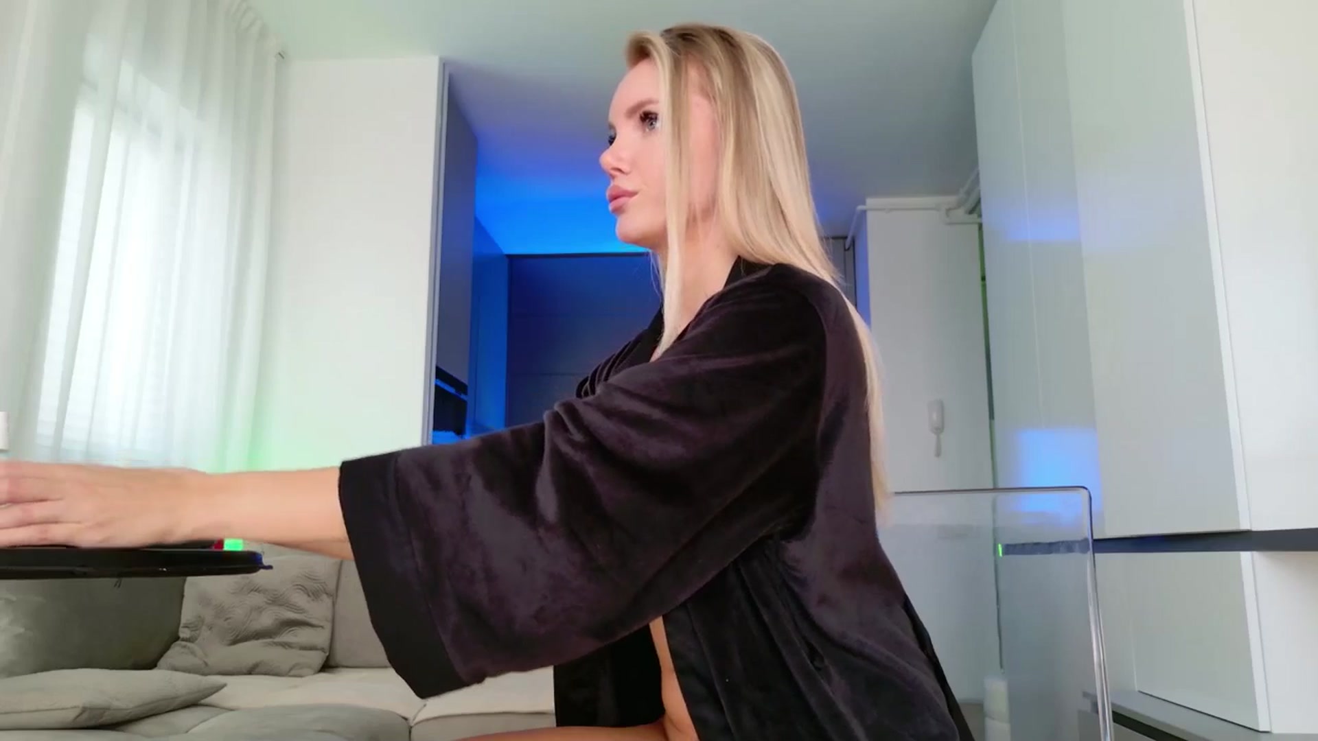 Gallery image thumbnail from YvonnaOne's myfreecams stream on, 08/08/2025, 07:23 image 4 of 20
