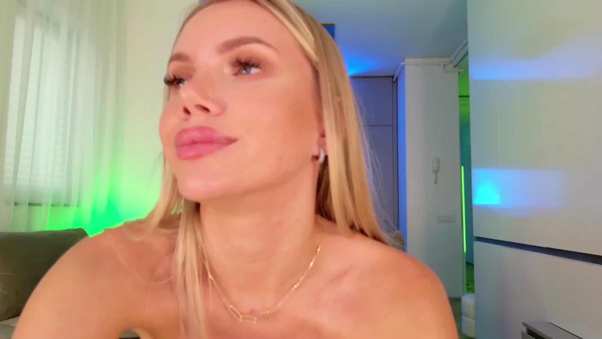 Gallery image thumbnail from YvonnaOne's myfreecams stream on, 08/13/2025, 17:55 image 1 of 20