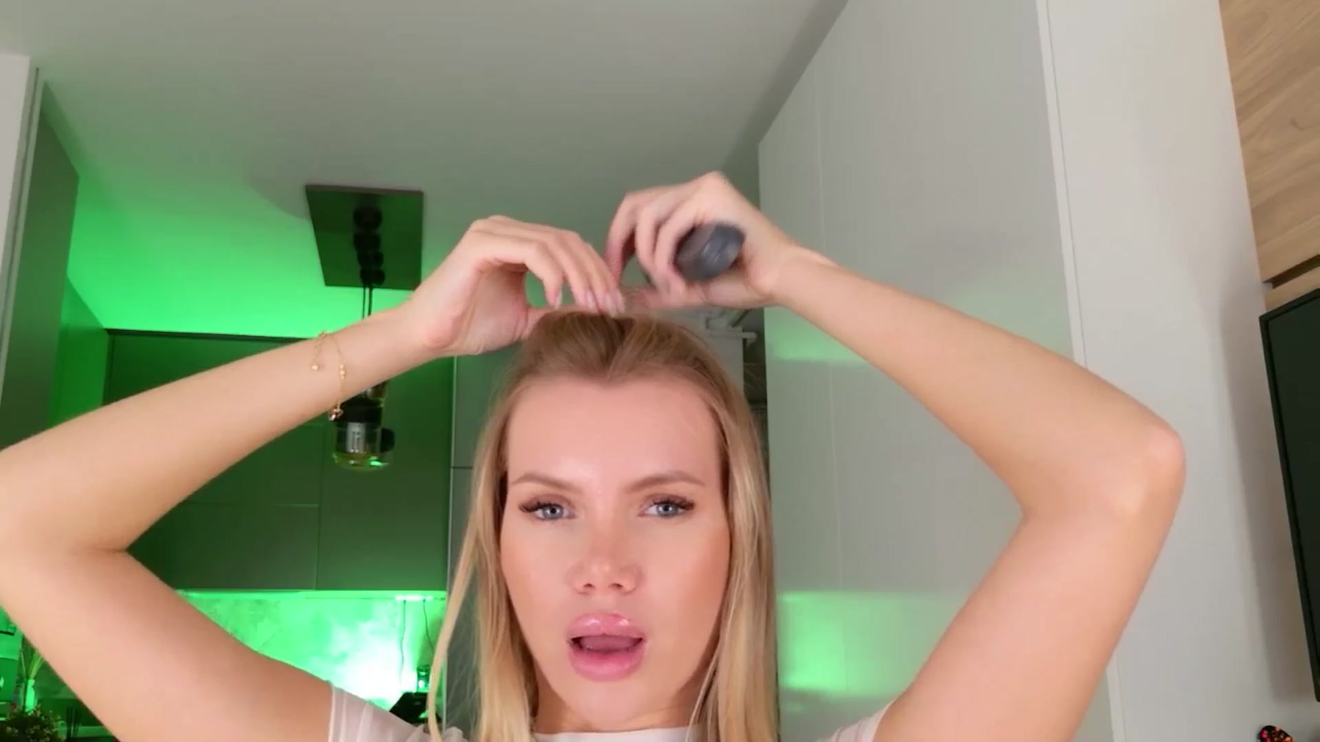 Gallery image thumbnail from YvonnaOne's myfreecams stream on, 09/22/2025, 19:03 image 14 of 20