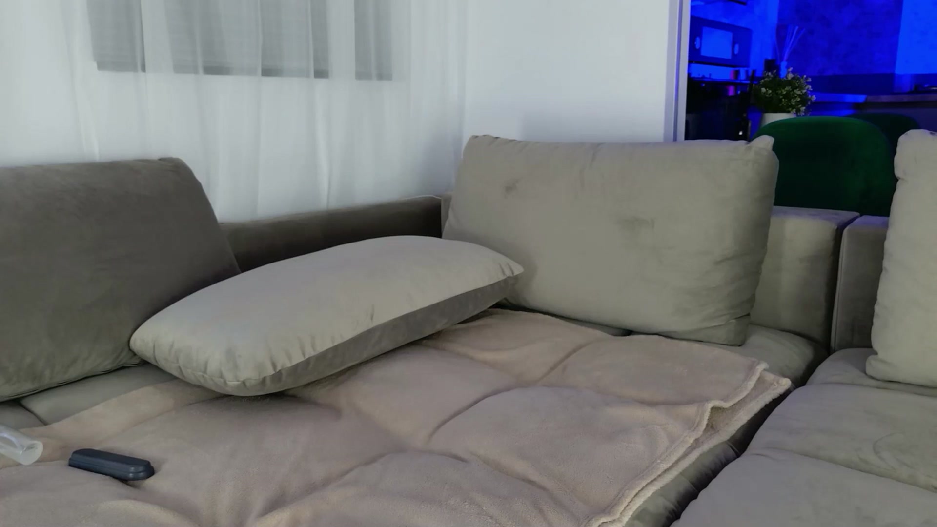 Gallery image thumbnail from YvonnaOne's myfreecams stream on, 09/28/2025, 17:25 image 13 of 20