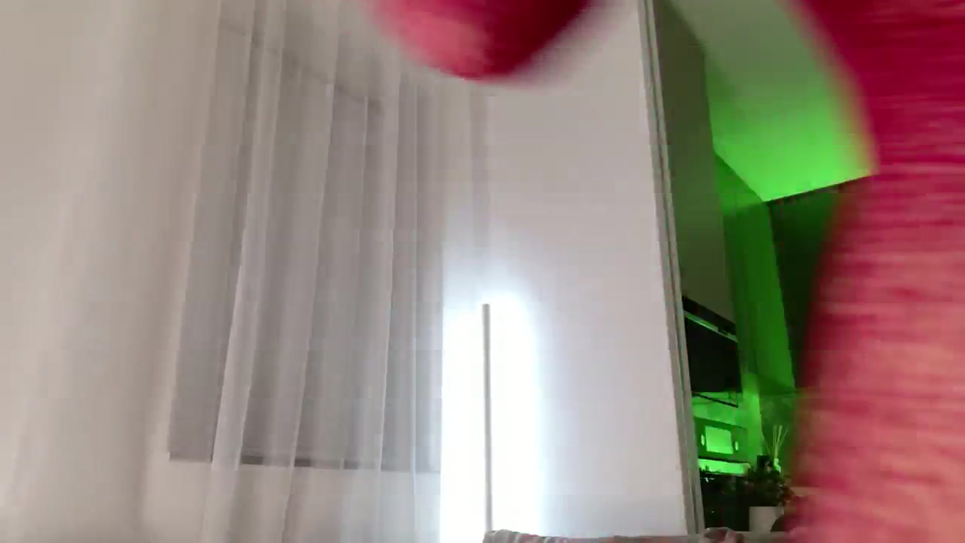 Gallery image thumbnail from YvonnaOne's myfreecams stream on, 10/16/2025, 17:25 image 6 of 20