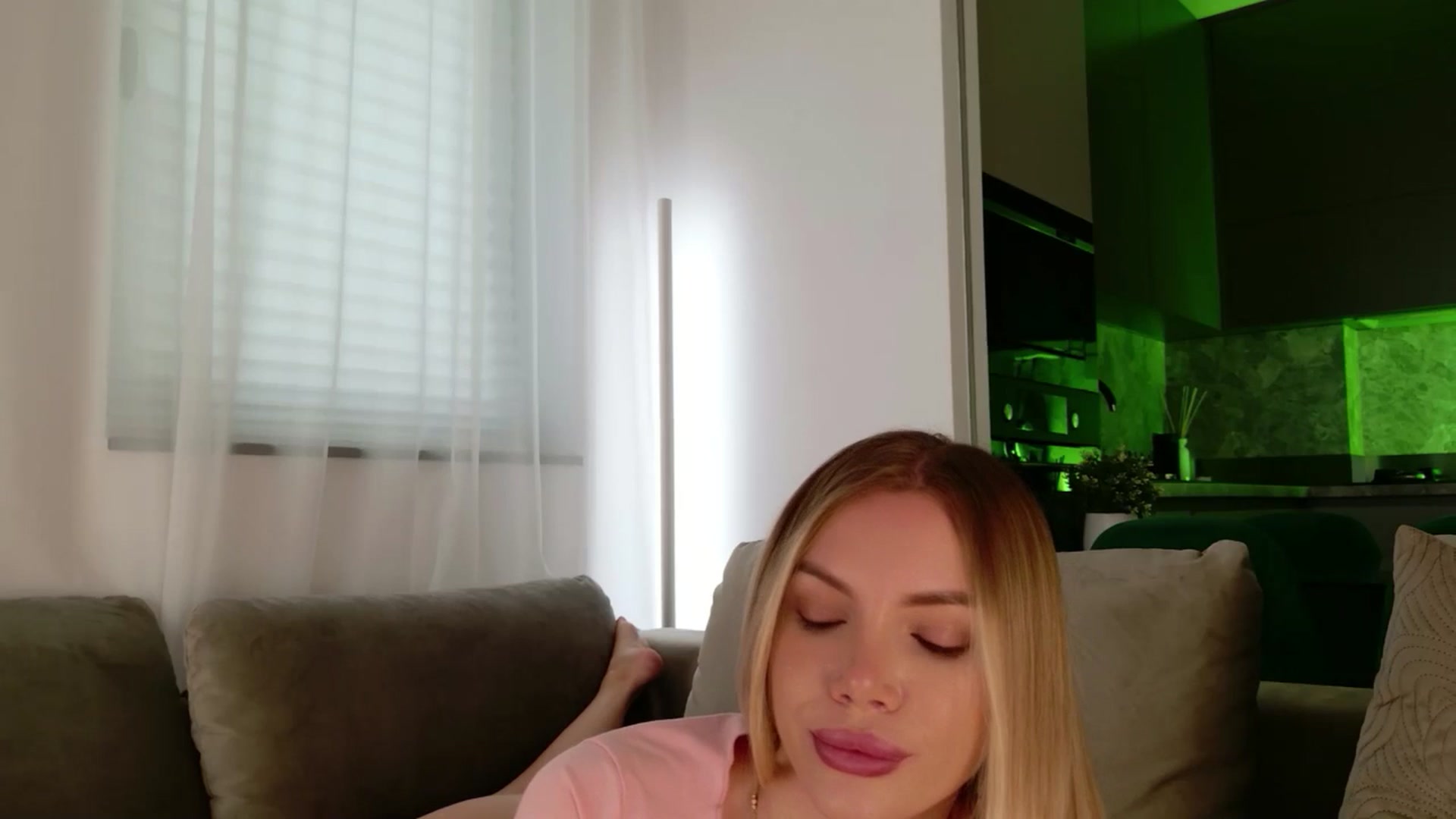 Gallery image thumbnail from YvonnaOne's myfreecams stream on, 10/24/2025, 10:36 image 5 of 20