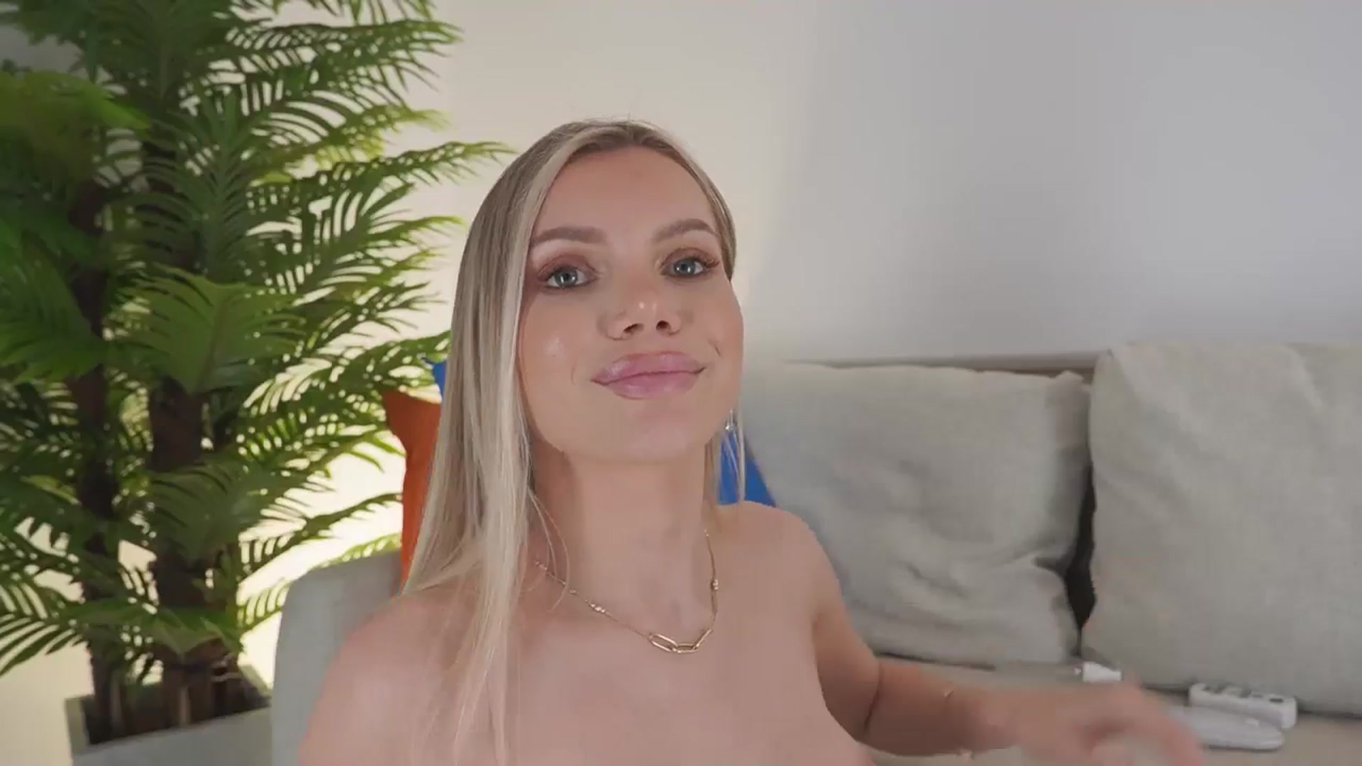 Gallery image thumbnail from YvonnaOne's myfreecams stream on, 02/02/2026, 18:22 image 9 of 20