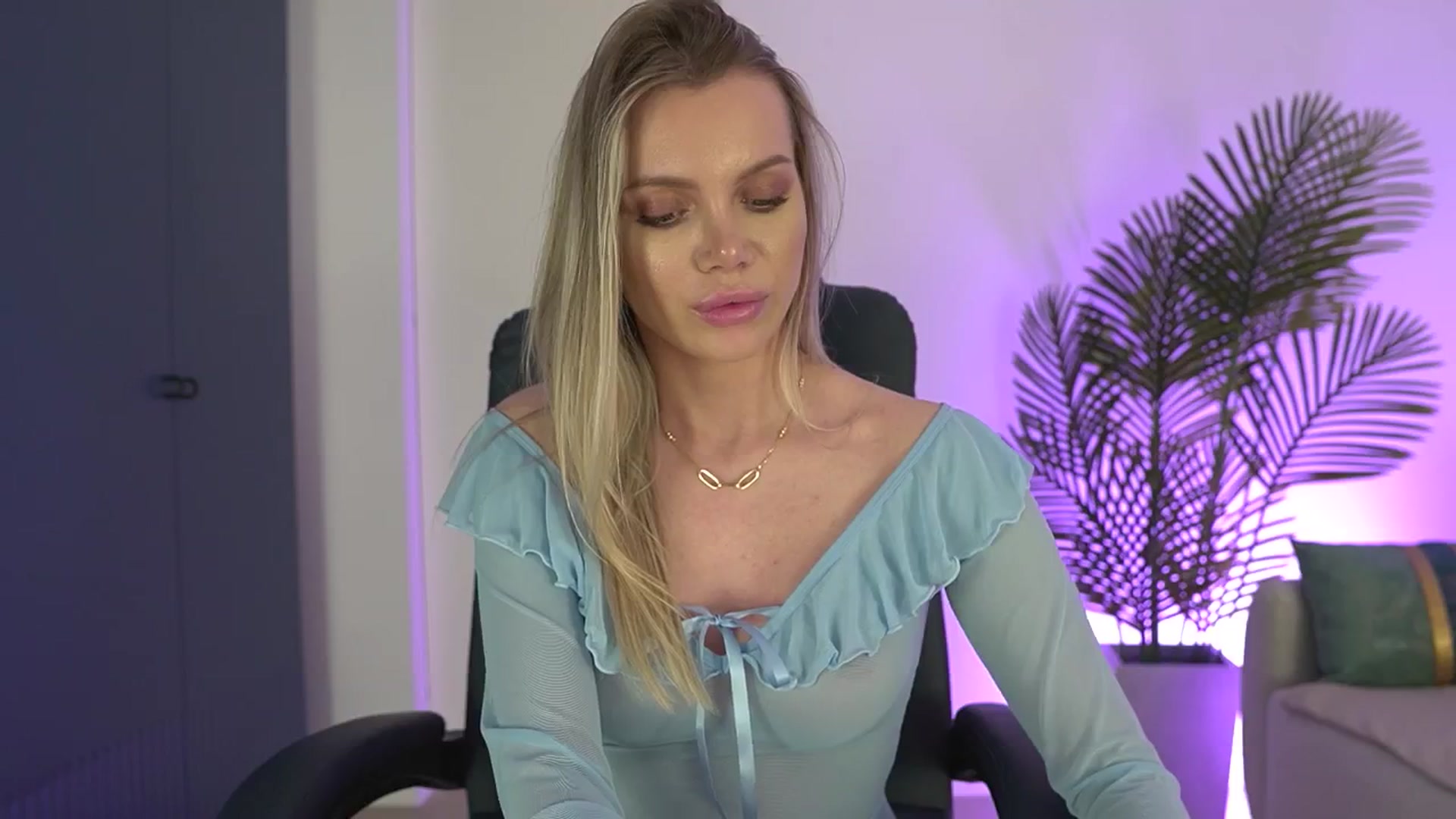 Gallery image thumbnail from YvonnaOne's myfreecams stream on, 05/04/2026, 17:03 image 20 of 20