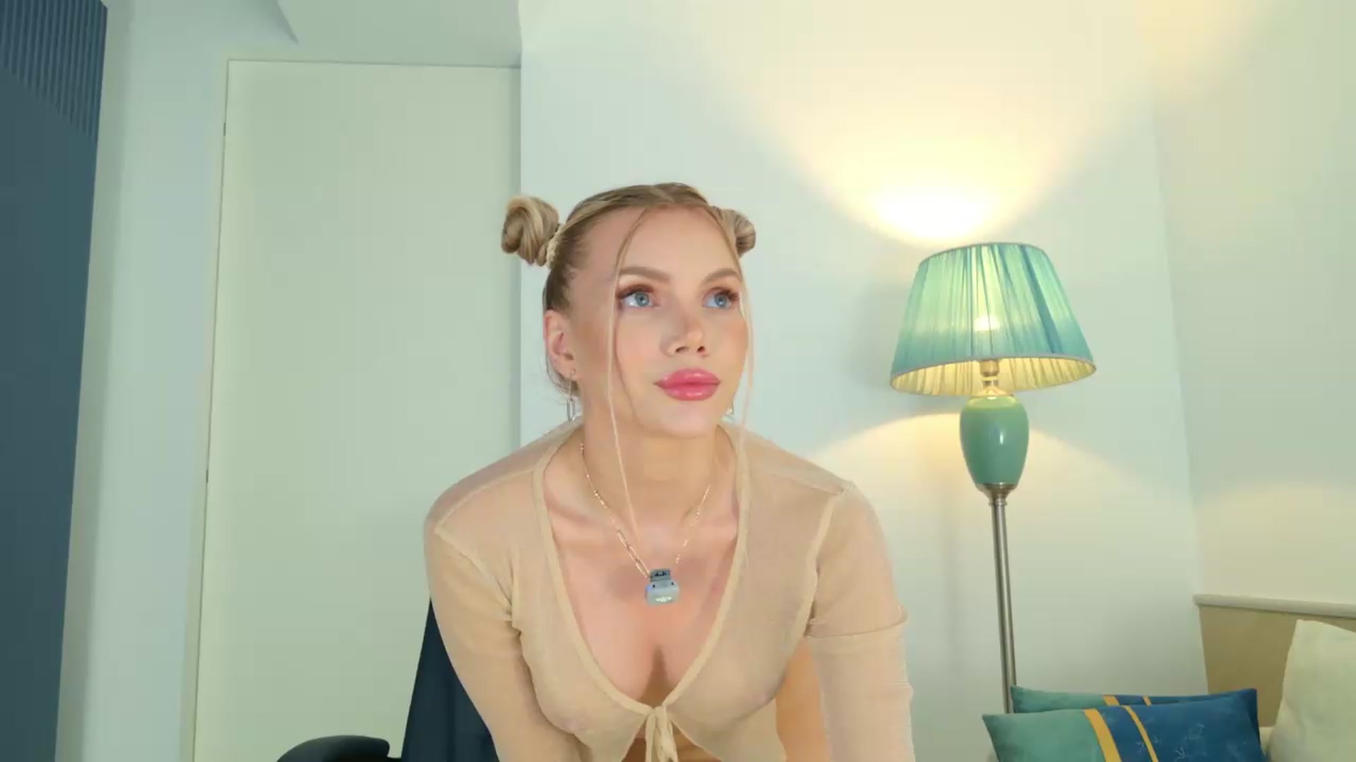 Gallery image thumbnail from YvonnaOne's myfreecams stream on, 08/06/2026, 17:15 image 1 of 20