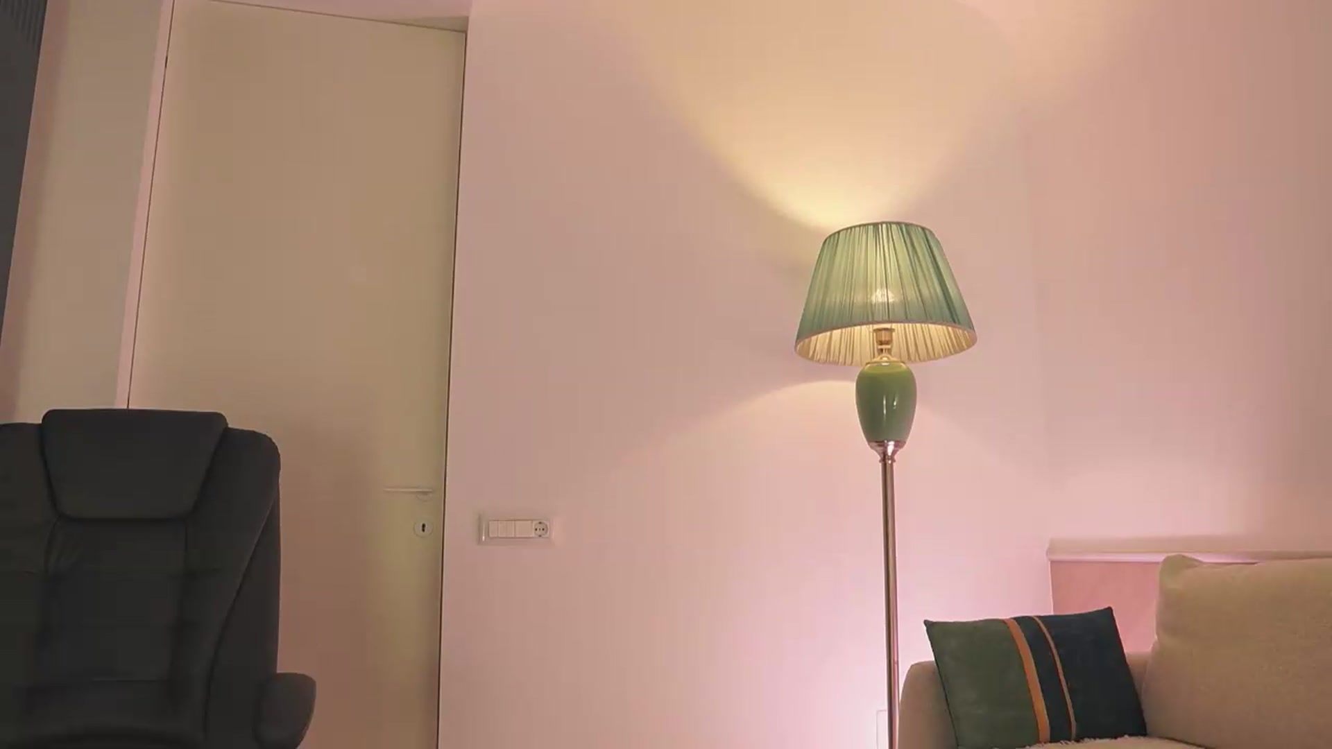 Gallery image thumbnail from YvonnaOne's myfreecams stream on, 08/26/2026, 18:19 image 14 of 20