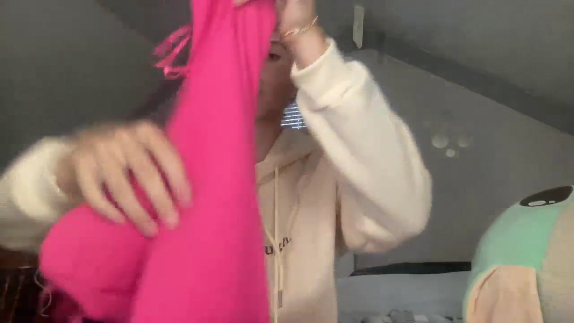 Gallery image thumbnail from ZRae420's myfreecams stream on, 09/08/2023, 17:08 image 6 of 20