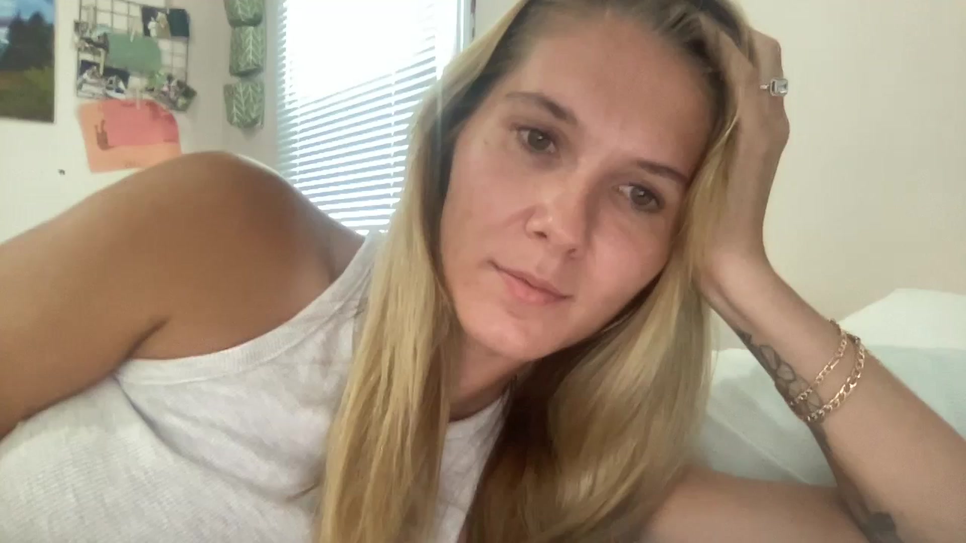 Gallery image thumbnail from ZRae420's myfreecams stream on, 09/08/2023, 17:56 image 3 of 20