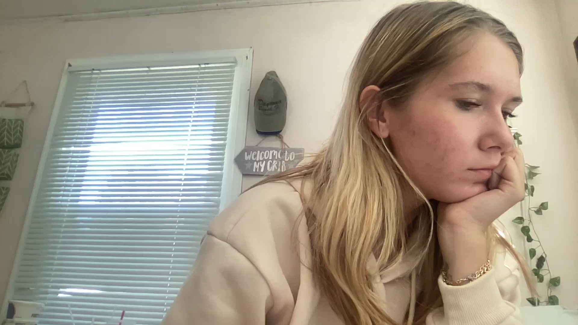 Gallery image thumbnail from ZRae420's myfreecams stream on, 09/11/2023, 13:59 image 13 of 20