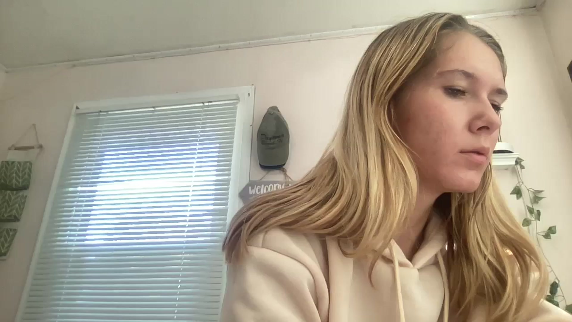 Gallery image thumbnail from ZRae420's myfreecams stream on, 09/11/2023, 13:59 image 3 of 20