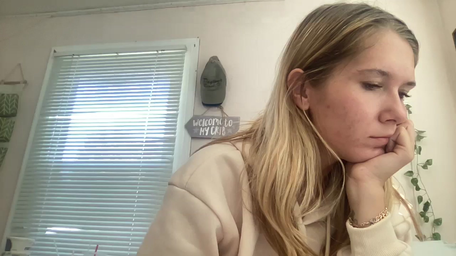 Gallery image thumbnail from ZRae420's myfreecams stream on, 09/11/2023, 13:59 image 14 of 20