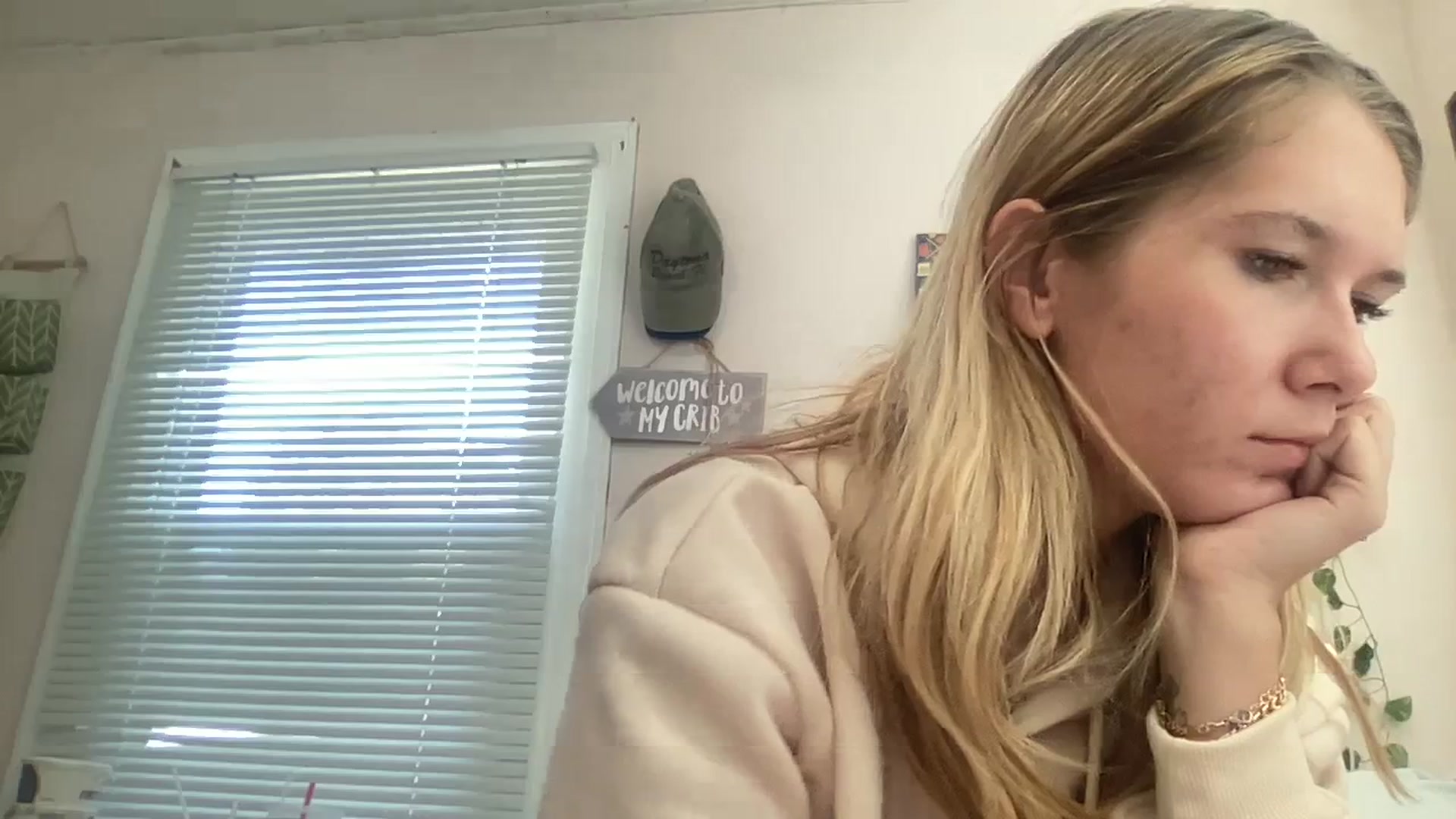 Gallery image thumbnail from ZRae420's myfreecams stream on, 09/11/2023, 13:59 image 15 of 20