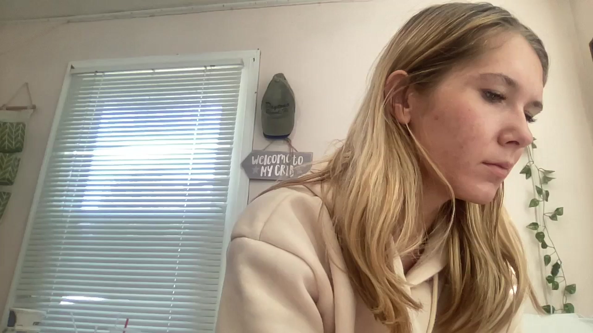 Gallery image thumbnail from ZRae420's myfreecams stream on, 09/11/2023, 13:59 image 19 of 20