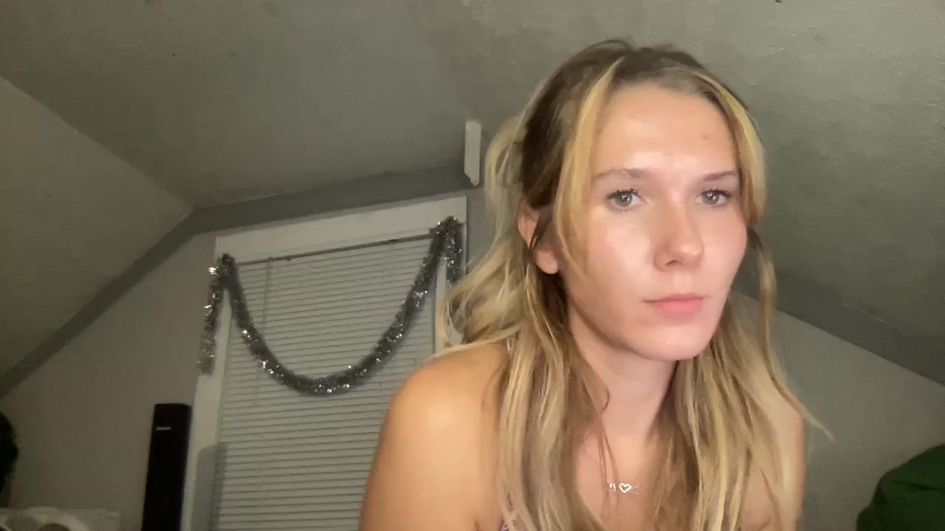 Gallery image thumbnail from ZRae420's myfreecams stream on, 09/16/2023, 08:02 image 17 of 20