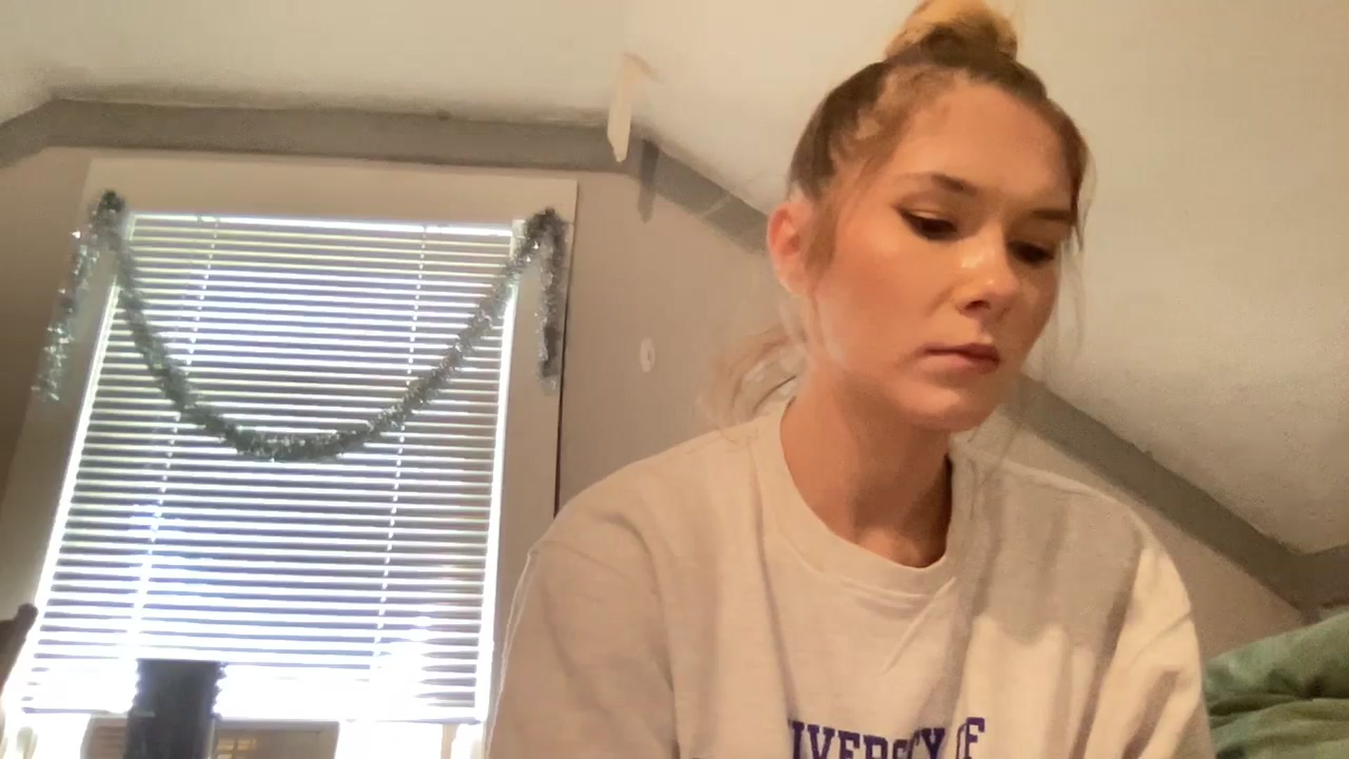 Gallery image thumbnail from ZRae420's myfreecams stream on, 09/19/2023, 14:09 image 8 of 20